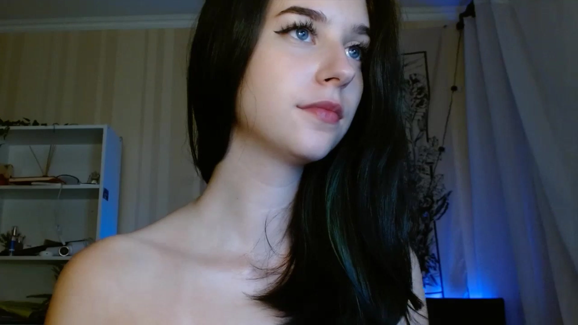 Gallery image thumbnail from ElsieF_'s myfreecams stream on, 09/10/2023, 19:16 image 5 of 20