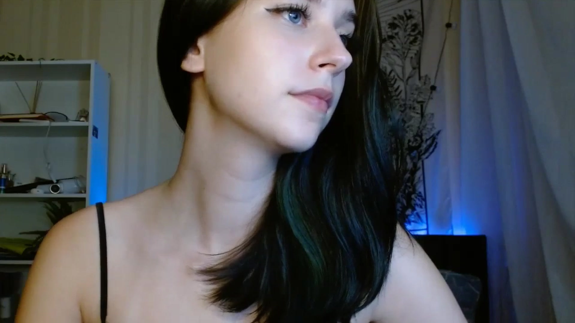 Gallery image thumbnail from ElsieF_'s myfreecams stream on, 09/10/2023, 19:45 image 6 of 20