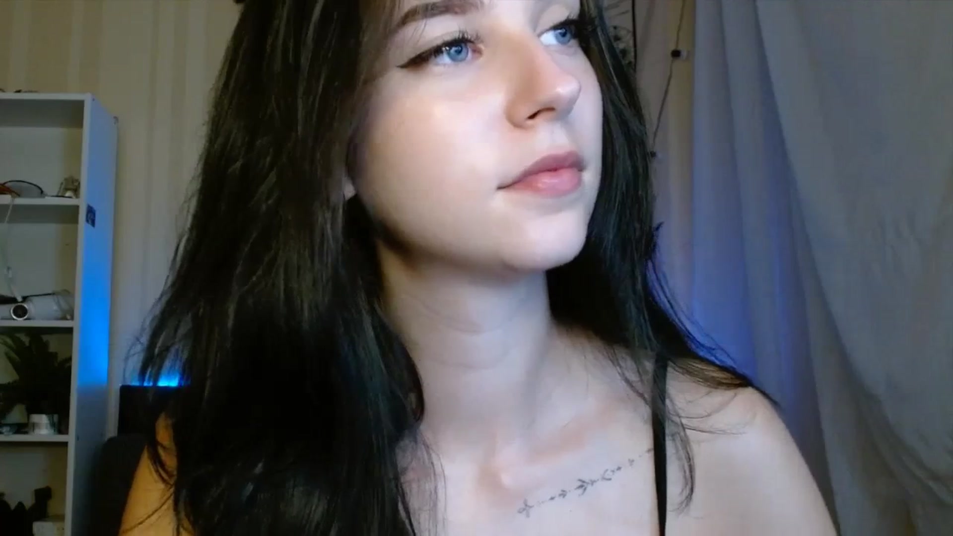 Gallery image thumbnail from ElsieF_'s myfreecams stream on, 09/10/2023, 19:45 image 20 of 20