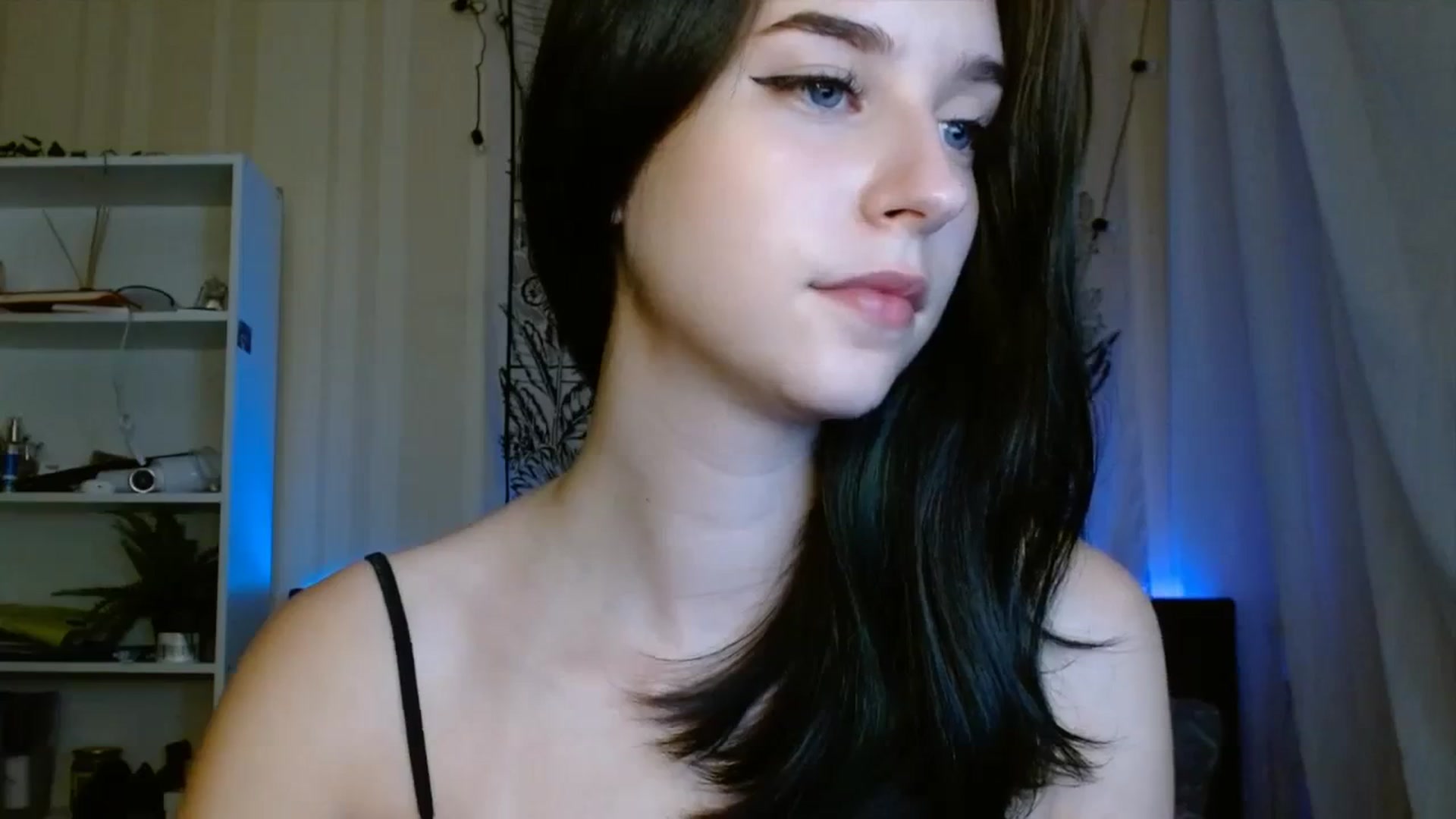 Gallery image thumbnail from ElsieF_'s myfreecams stream on, 09/10/2023, 19:45 image 8 of 20