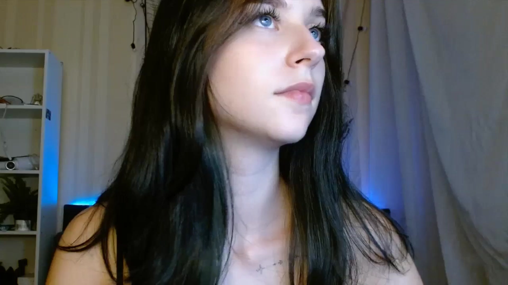 Gallery image thumbnail from ElsieF_'s myfreecams stream on, 09/10/2023, 19:45 image 15 of 20