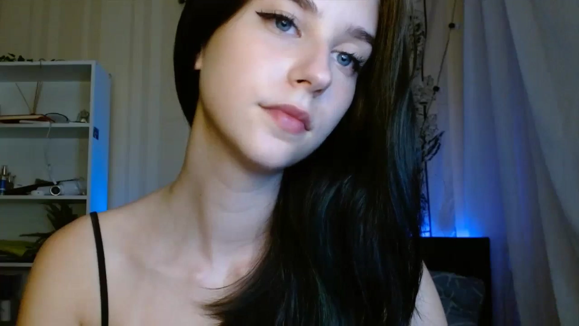 Gallery image thumbnail from ElsieF_'s myfreecams stream on, 09/10/2023, 19:45 image 7 of 20
