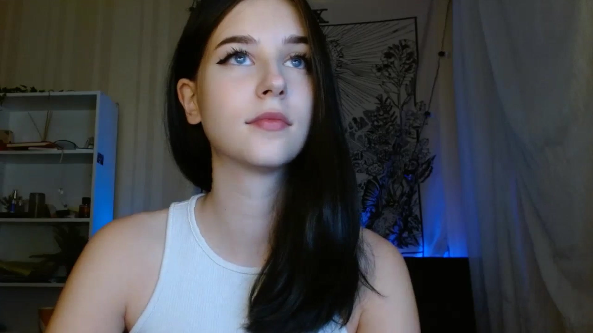 Gallery image thumbnail from ElsieF_'s myfreecams stream on, 09/12/2023, 16:00 image 5 of 20