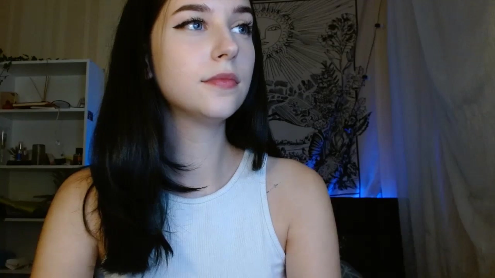 Gallery image thumbnail from ElsieF_'s myfreecams stream on, 09/12/2023, 16:00 image 19 of 20