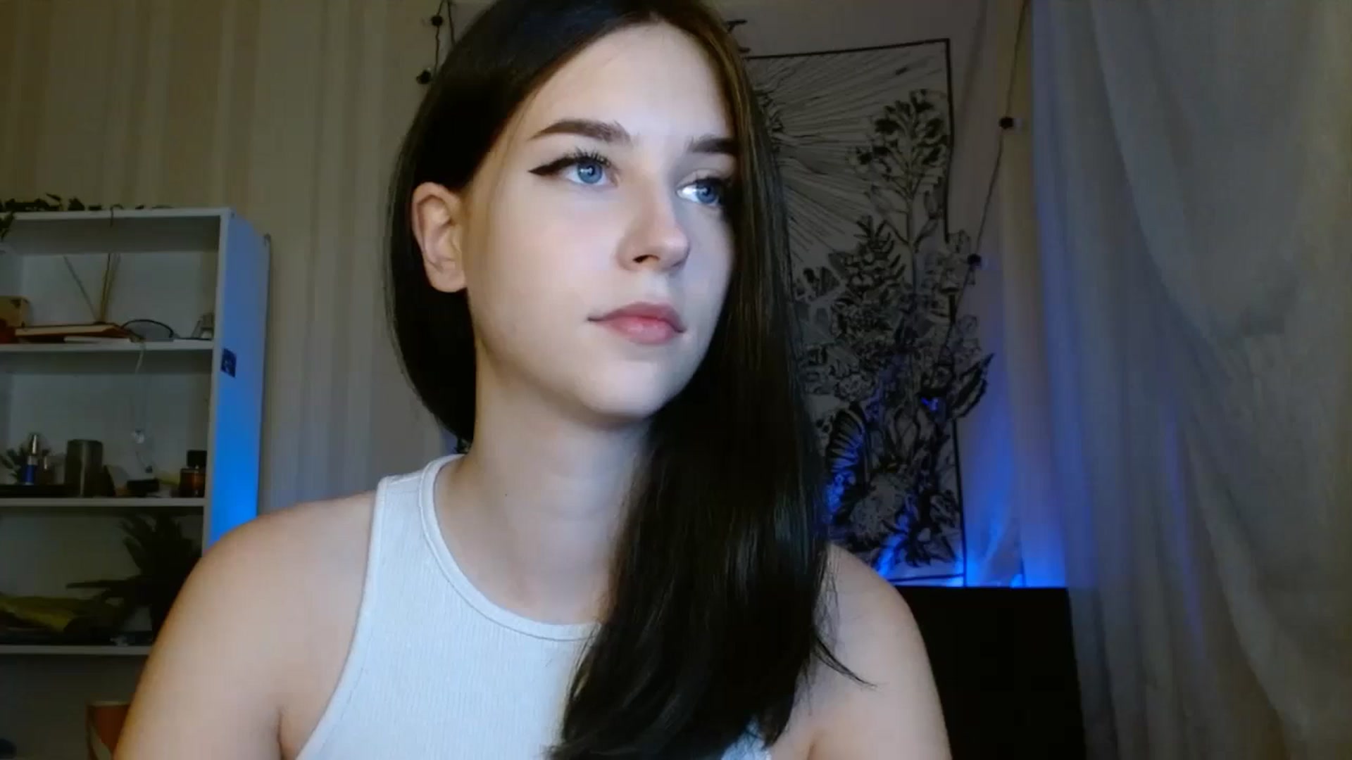 Gallery image thumbnail from ElsieF_'s myfreecams stream on, 09/12/2023, 16:00 image 6 of 20