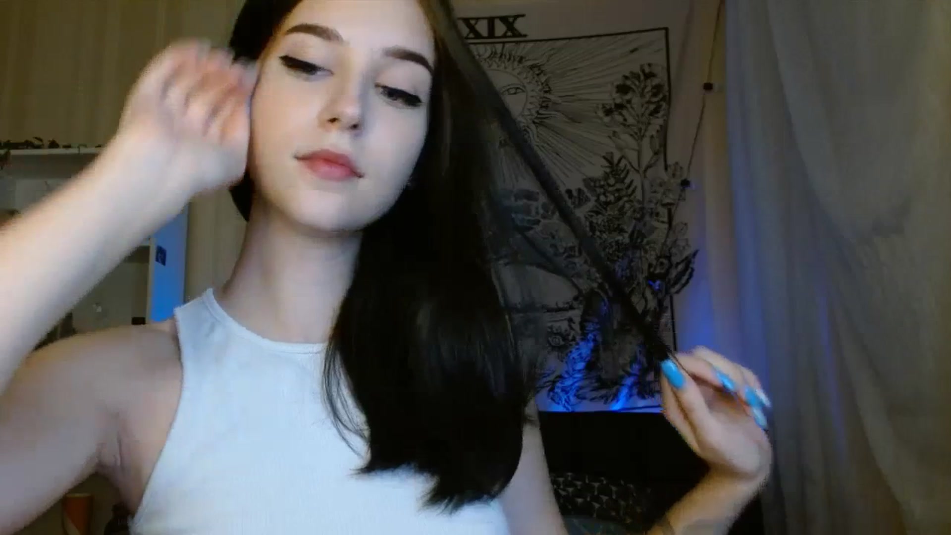 Gallery image thumbnail from ElsieF_'s myfreecams stream on, 09/12/2023, 16:00 image 2 of 20