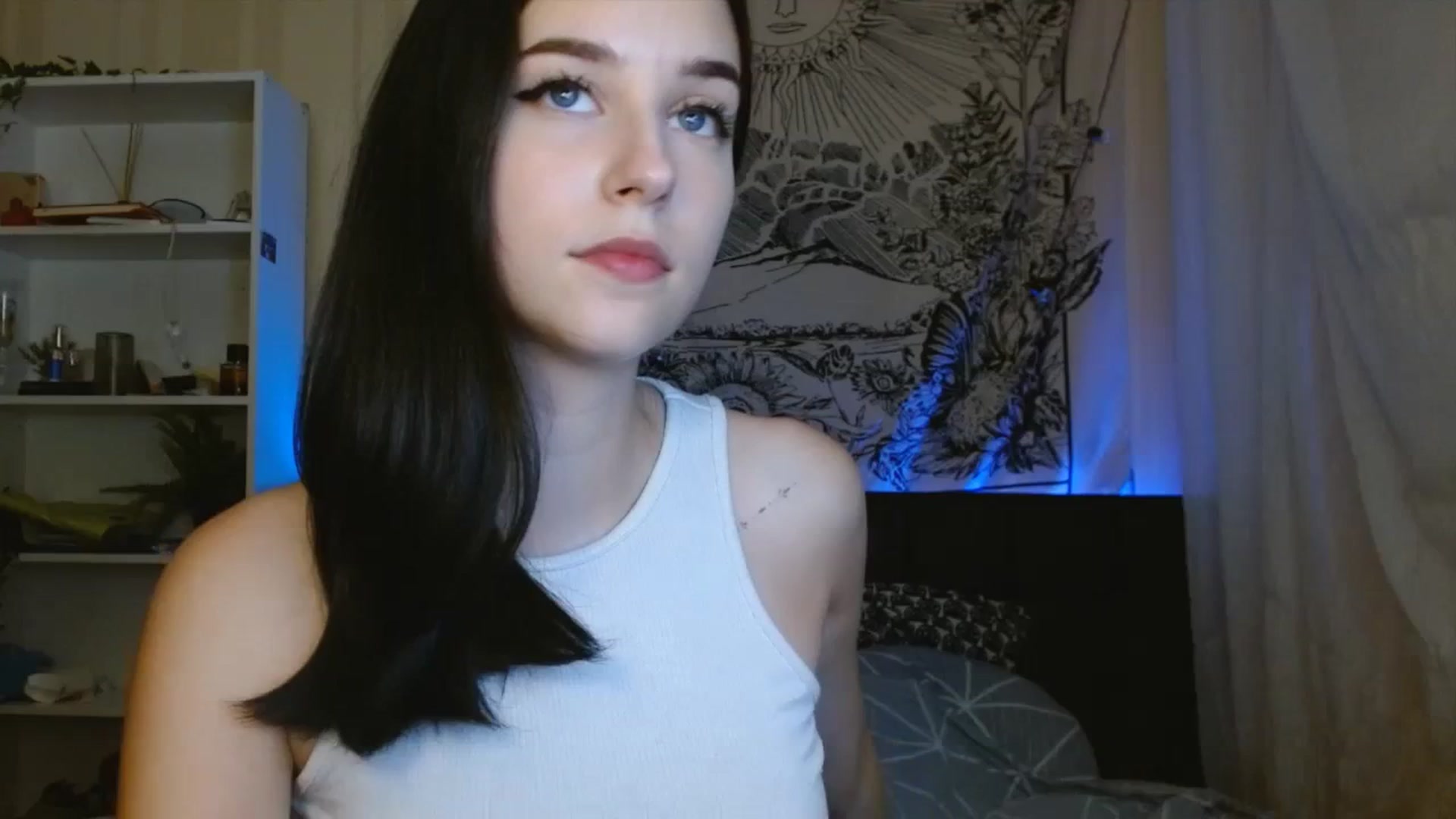 Gallery image thumbnail from ElsieF_'s myfreecams stream on, 09/12/2023, 17:22 image 5 of 20