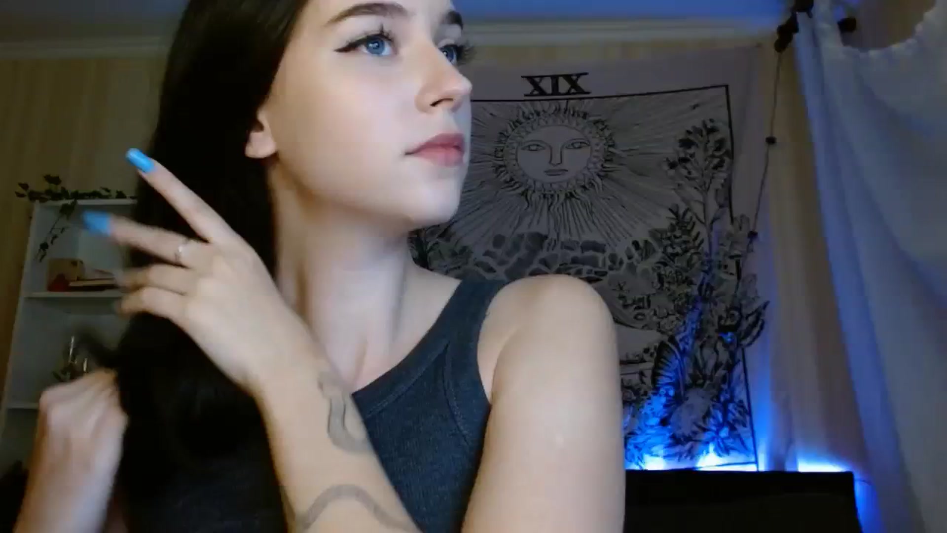 Gallery image thumbnail from ElsieF_'s myfreecams stream on, 09/17/2023, 15:35 image 8 of 20
