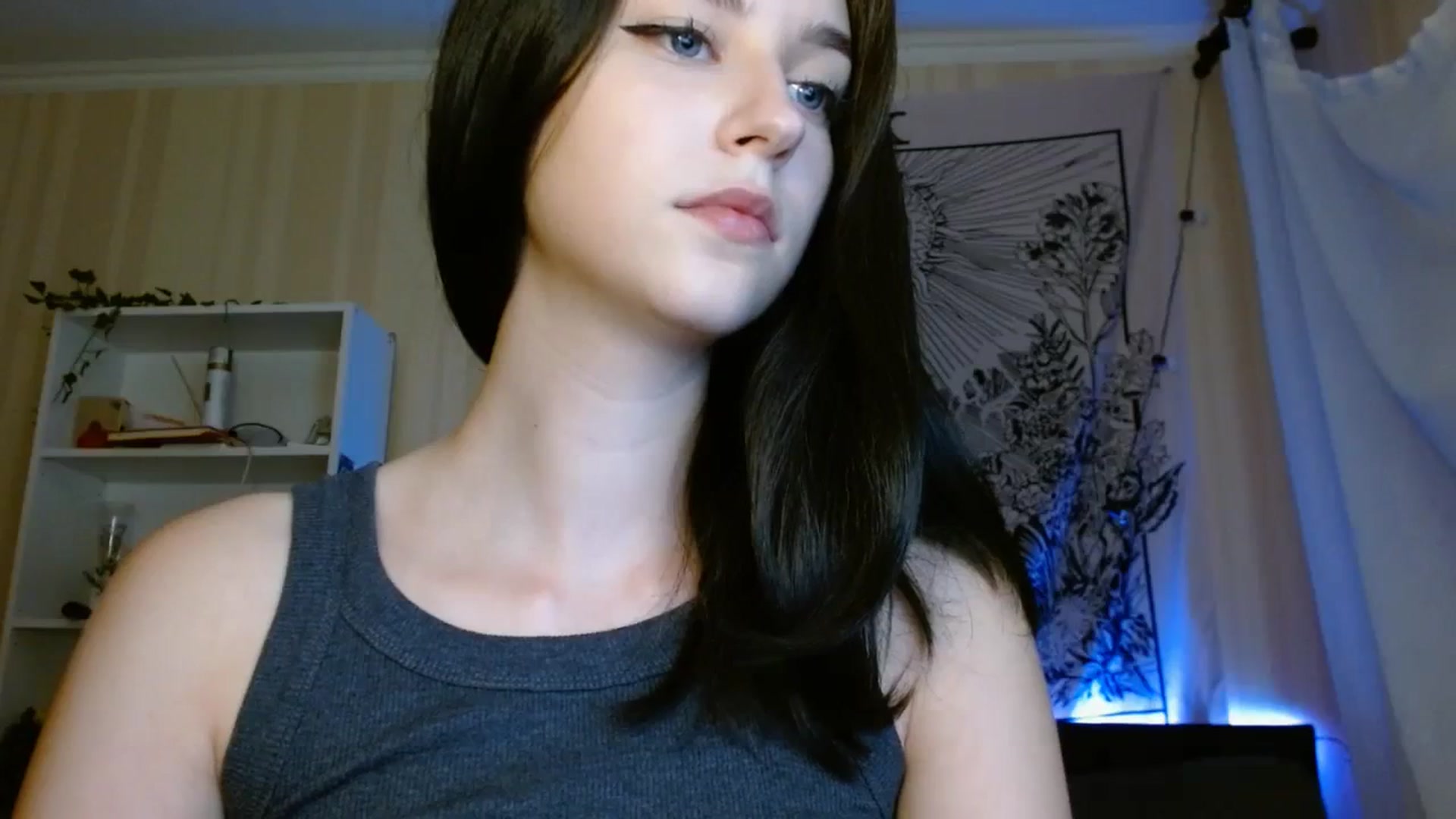 Gallery image thumbnail from ElsieF_'s myfreecams stream on, 09/17/2023, 15:35 image 3 of 20