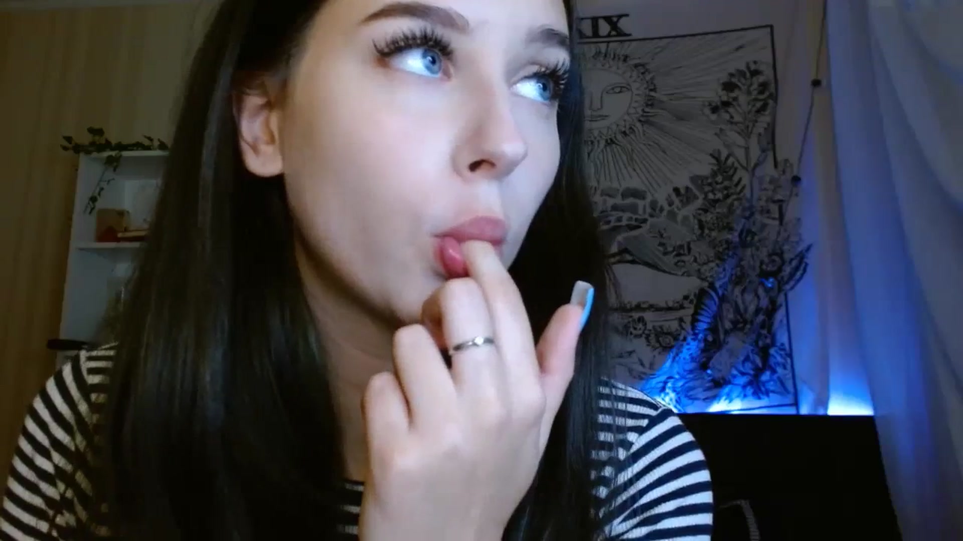 Gallery image thumbnail from ElsieF_'s myfreecams stream on, 09/25/2023, 18:11 image 14 of 20