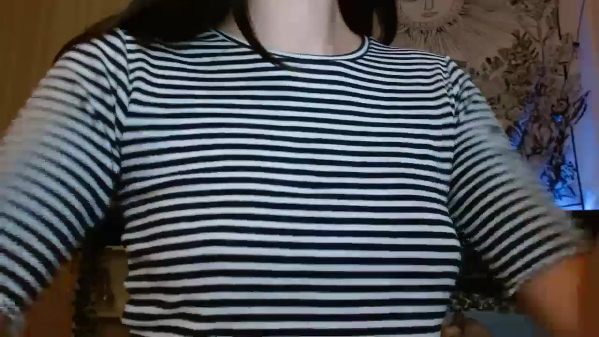Gallery image thumbnail from ElsieF_'s myfreecams stream on, 09/25/2023, 18:11 image 19 of 20