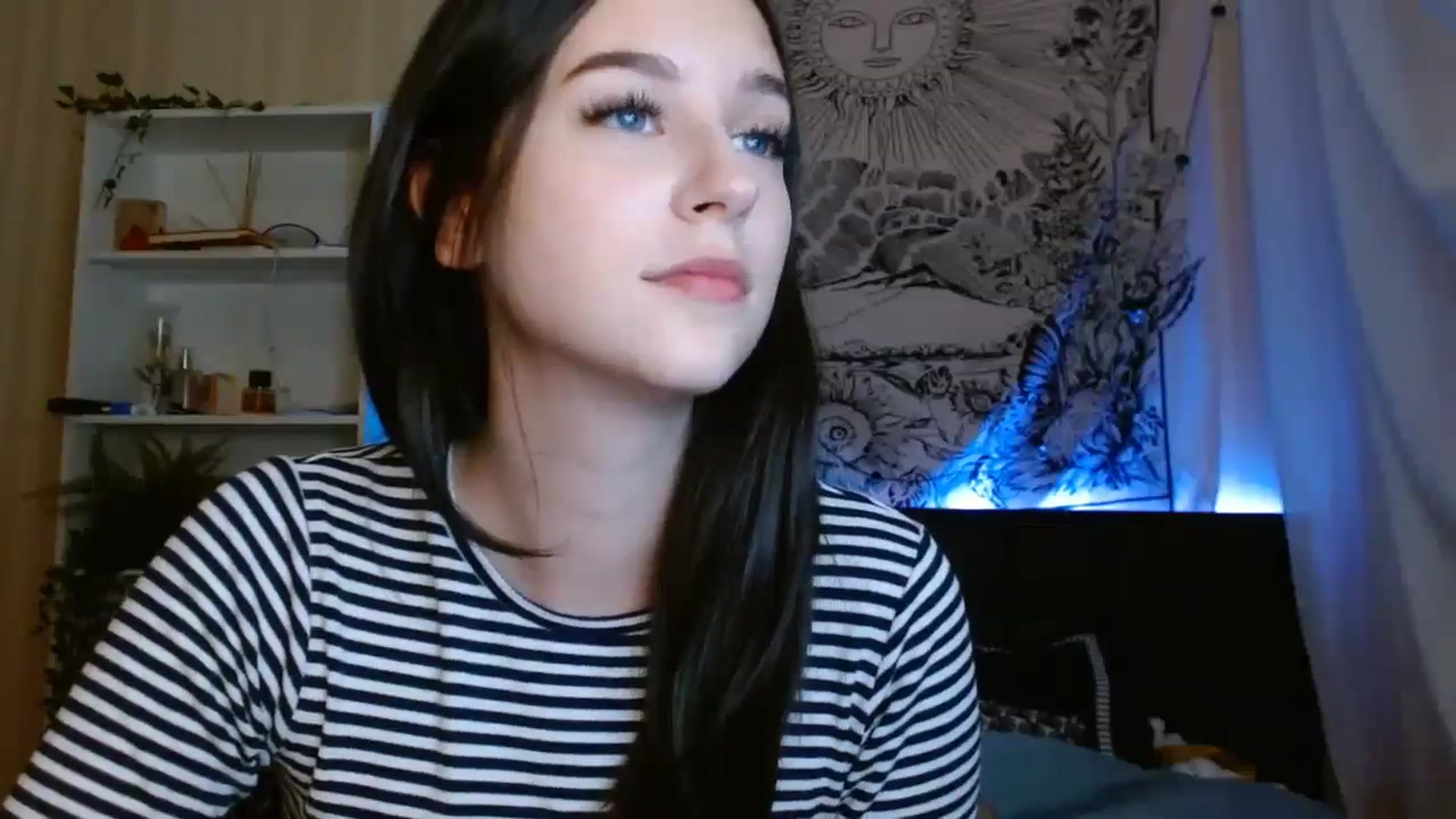 Gallery image thumbnail from ElsieF_'s myfreecams stream on, 09/25/2023, 18:11 image 20 of 20