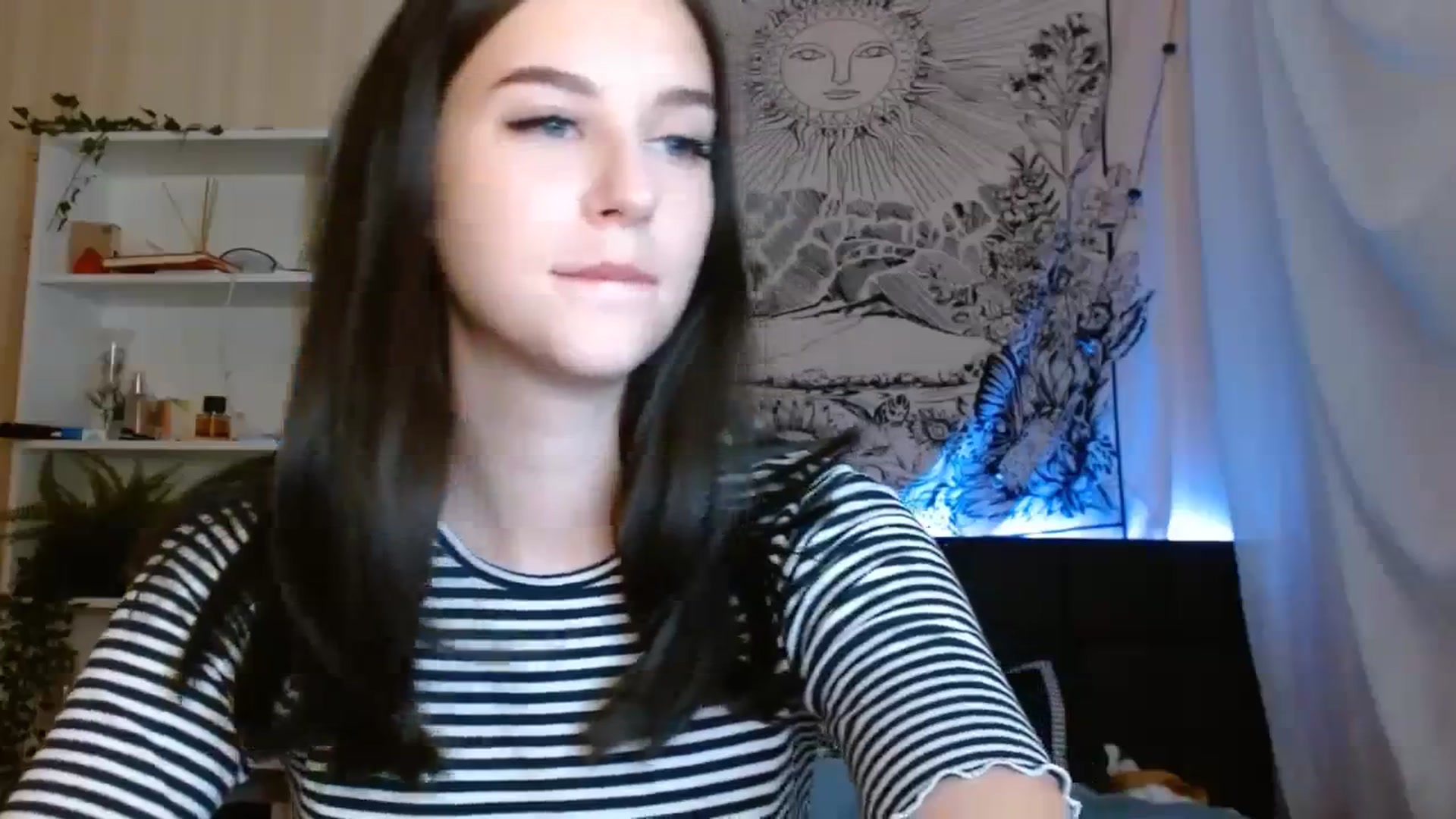 Gallery image thumbnail from ElsieF_'s myfreecams stream on, 09/25/2023, 18:11 image 7 of 20