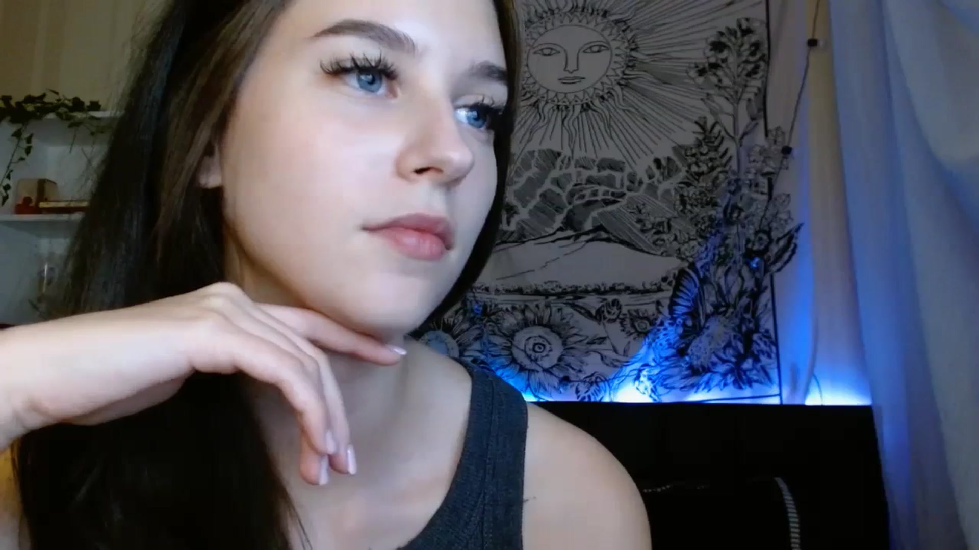 Gallery image thumbnail from ElsieF_'s myfreecams stream on, 09/26/2023, 19:42 image 2 of 20