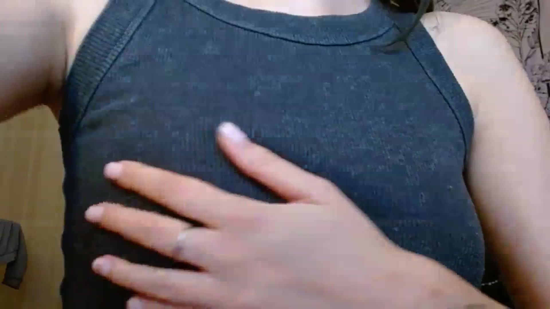 Gallery image thumbnail from ElsieF_'s myfreecams stream on, 09/26/2023, 19:42 image 7 of 20