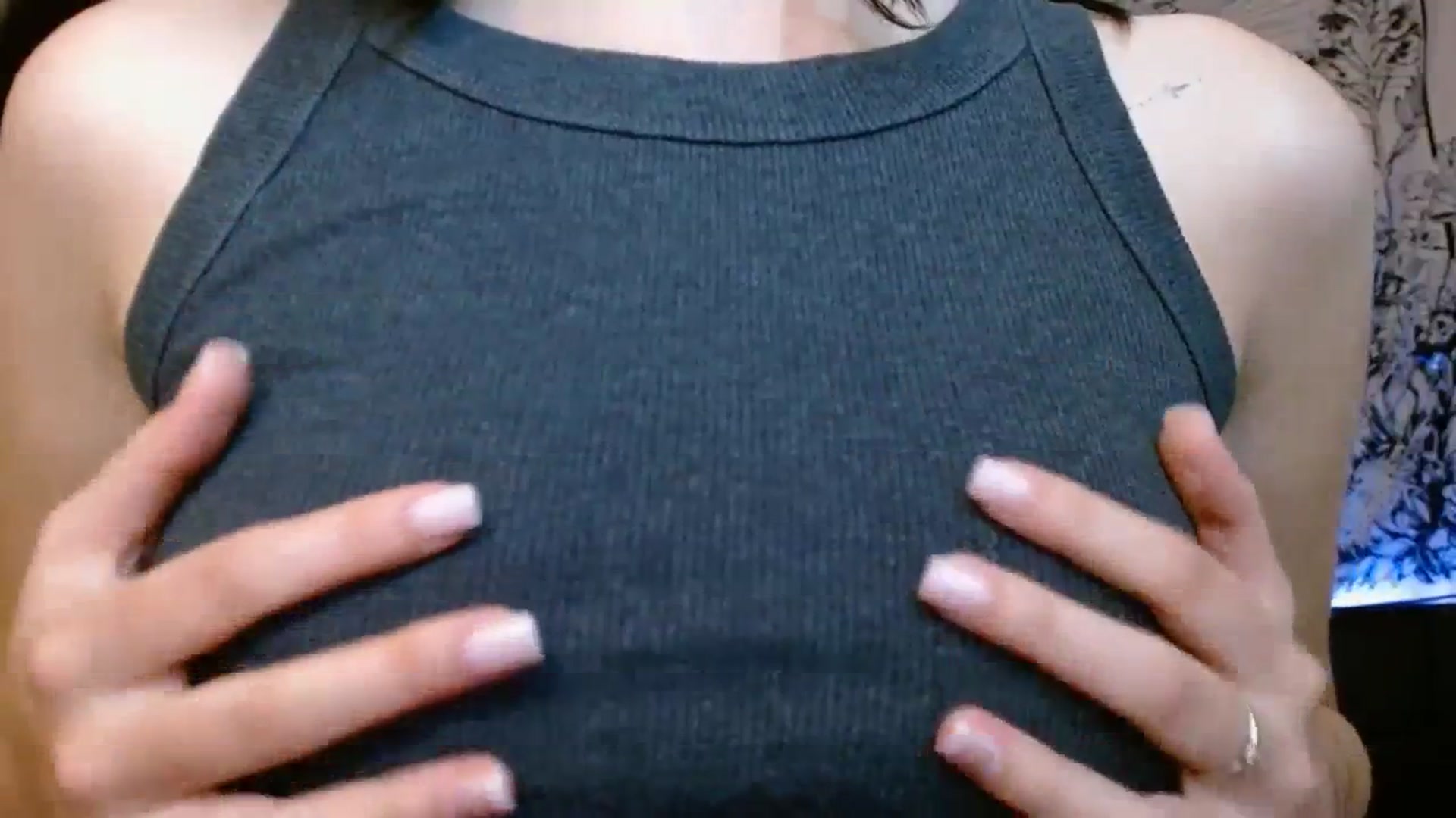 Gallery image thumbnail from ElsieF_'s myfreecams stream on, 09/26/2023, 19:42 image 6 of 20