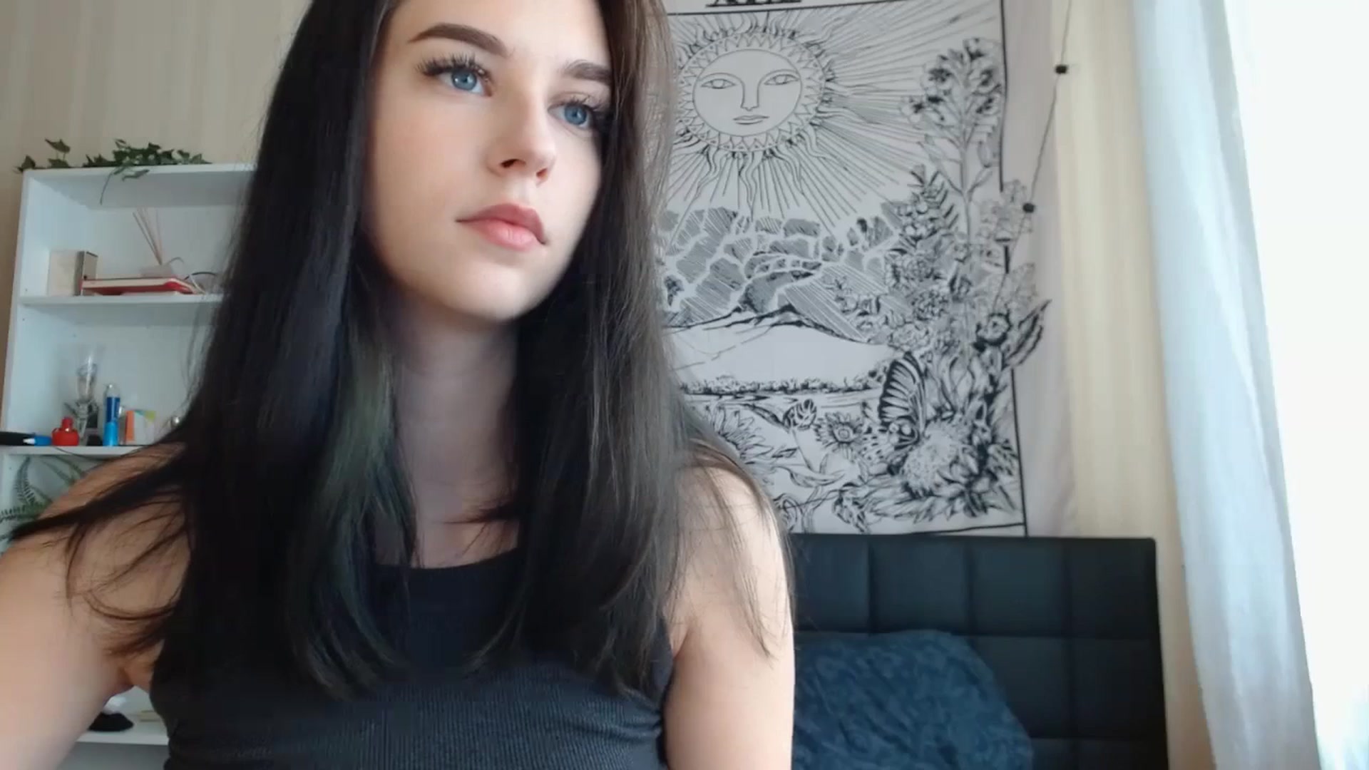 Gallery image thumbnail from ElsieF_'s myfreecams stream on, 10/03/2023, 06:35 image 2 of 20