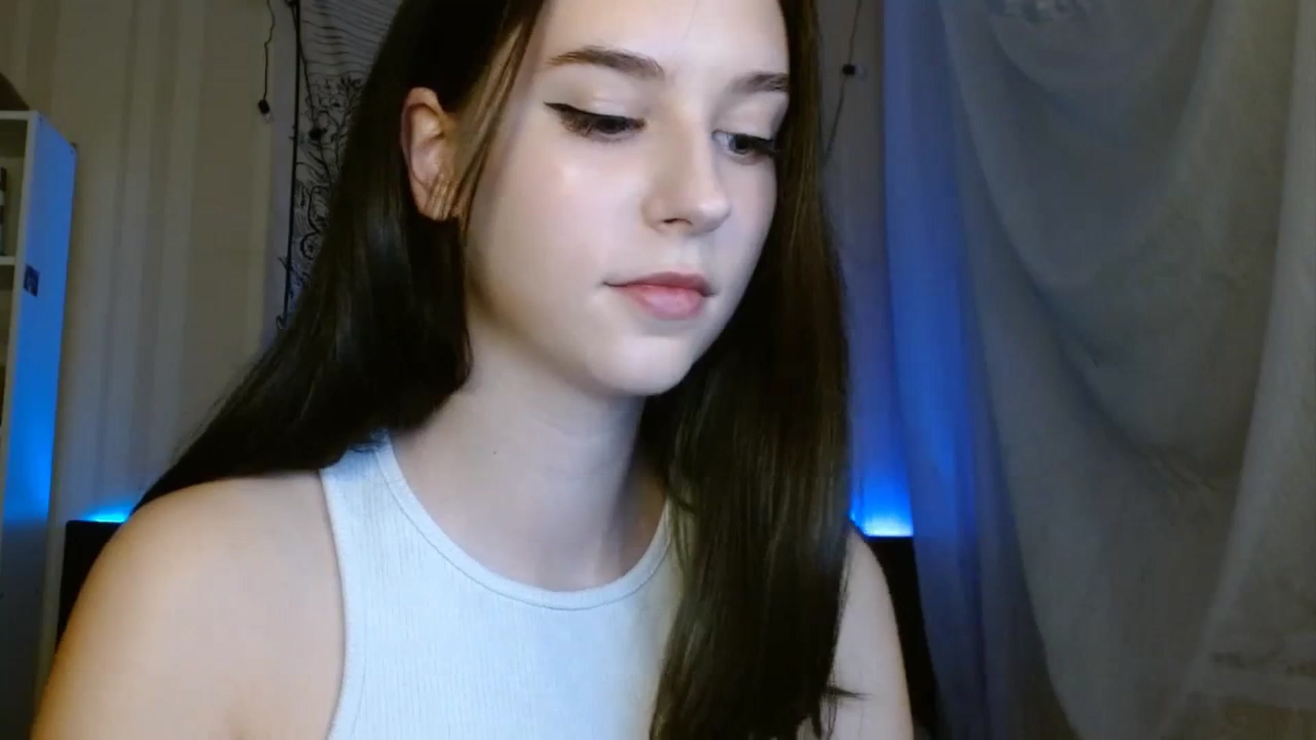Gallery image thumbnail from ElsieF_'s myfreecams stream on, 10/15/2023, 16:26 image 5 of 20