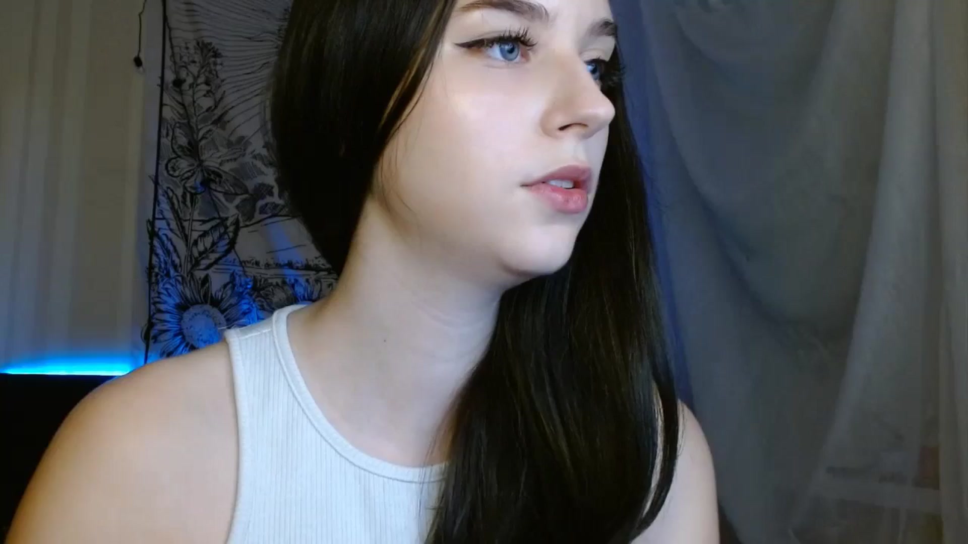 Gallery image thumbnail from ElsieF_'s myfreecams stream on, 10/15/2023, 16:26 image 19 of 20