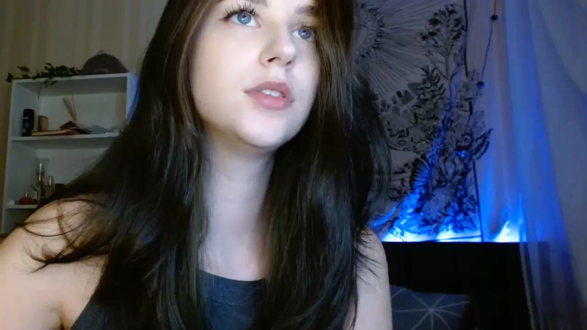 Gallery image thumbnail from ElsieF_'s myfreecams stream on, 10/16/2023, 18:06 image 4 of 20