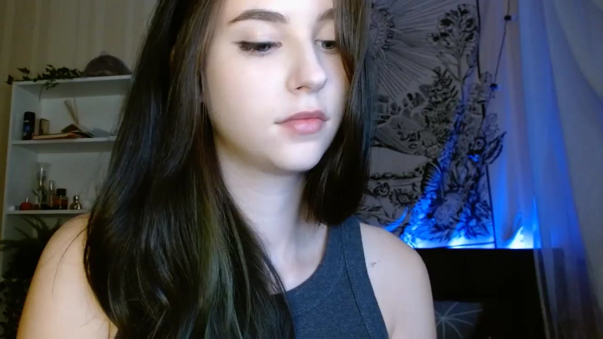 Gallery image thumbnail from ElsieF_'s myfreecams stream on, 10/16/2023, 18:06 image 14 of 20