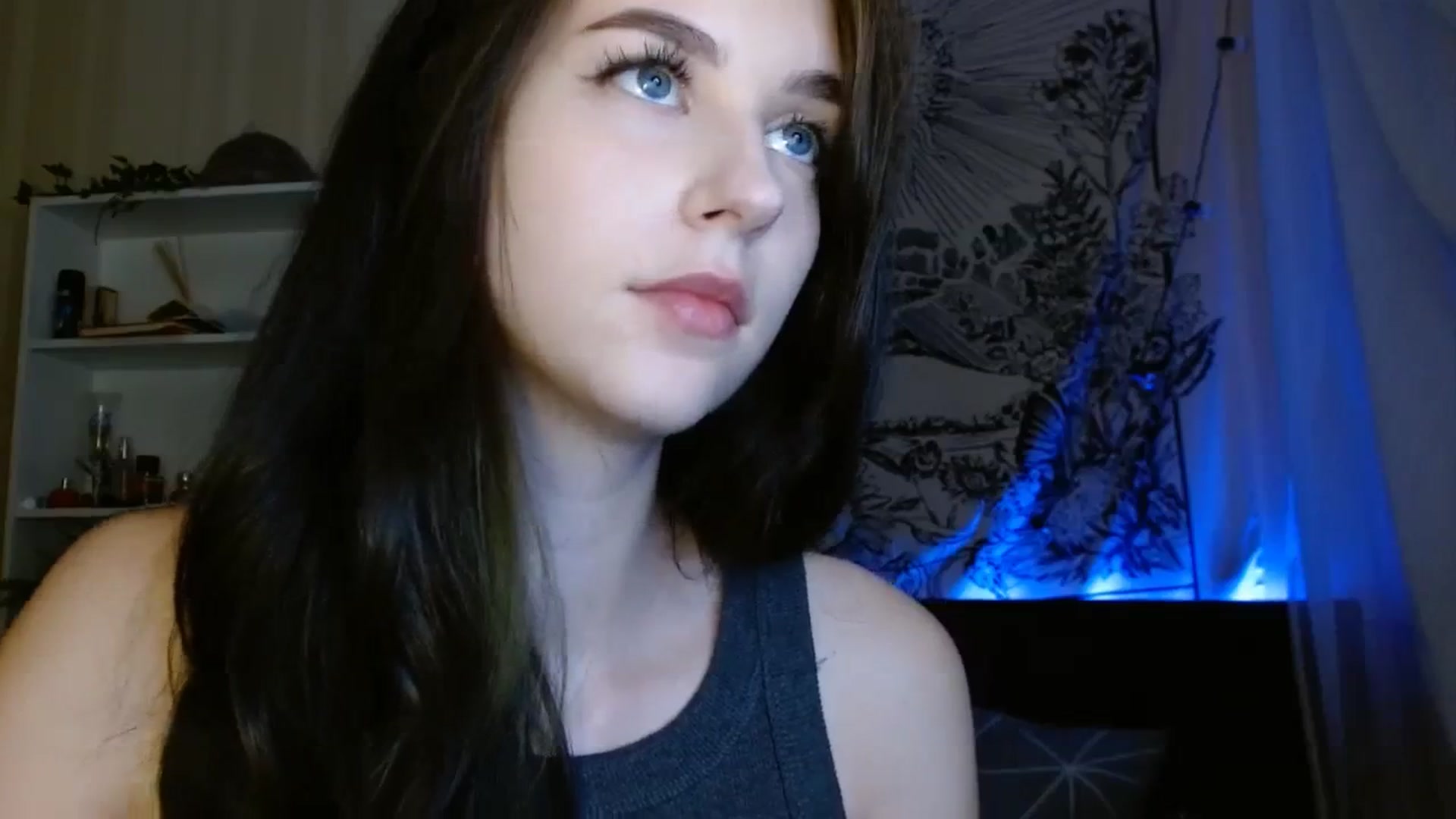 Gallery image thumbnail from ElsieF_'s myfreecams stream on, 10/16/2023, 18:06 image 13 of 20