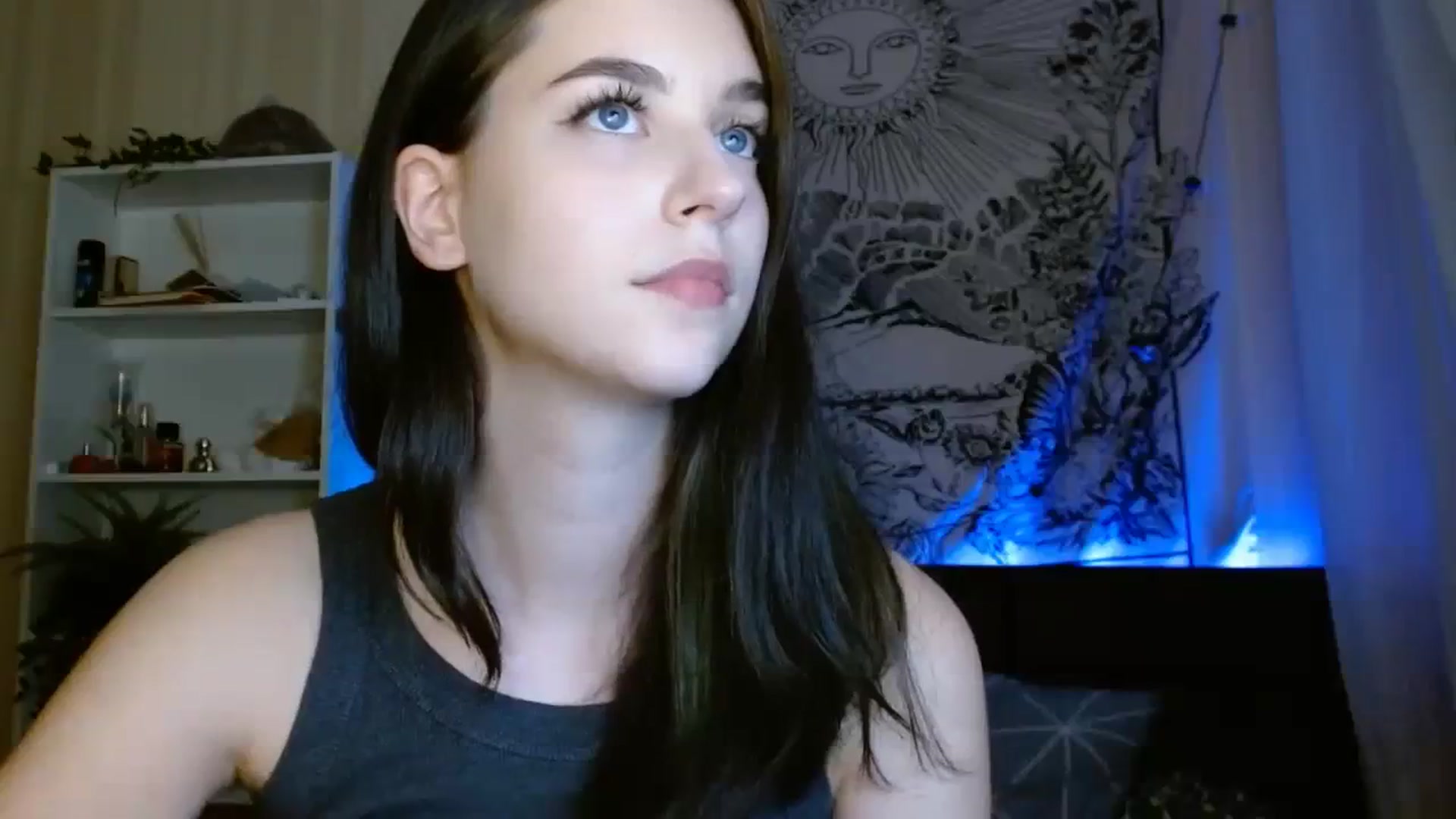 Gallery image thumbnail from ElsieF_'s myfreecams stream on, 10/16/2023, 19:33 image 3 of 20