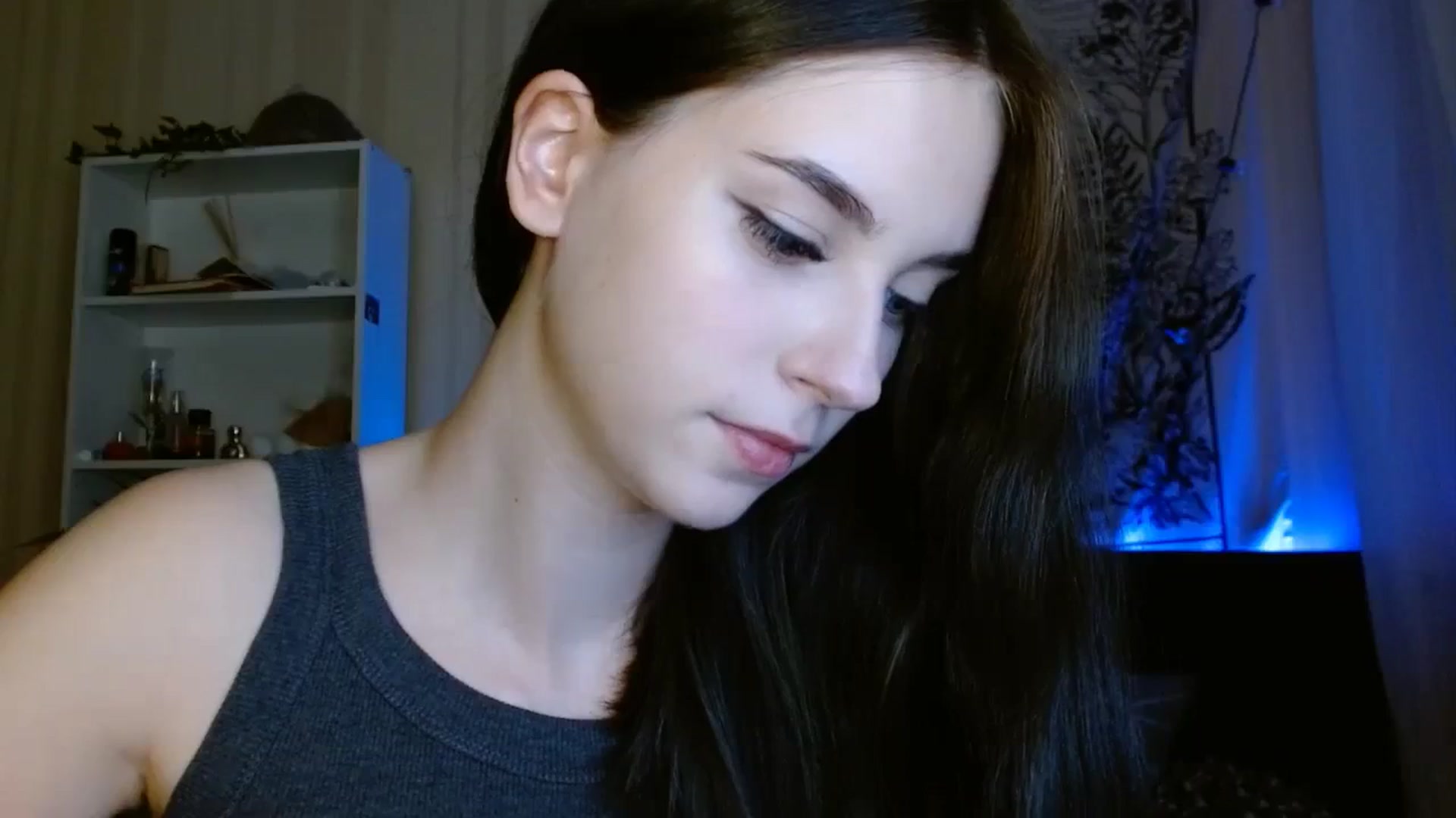 Gallery image thumbnail from ElsieF_'s myfreecams stream on, 10/16/2023, 19:33 image 16 of 20