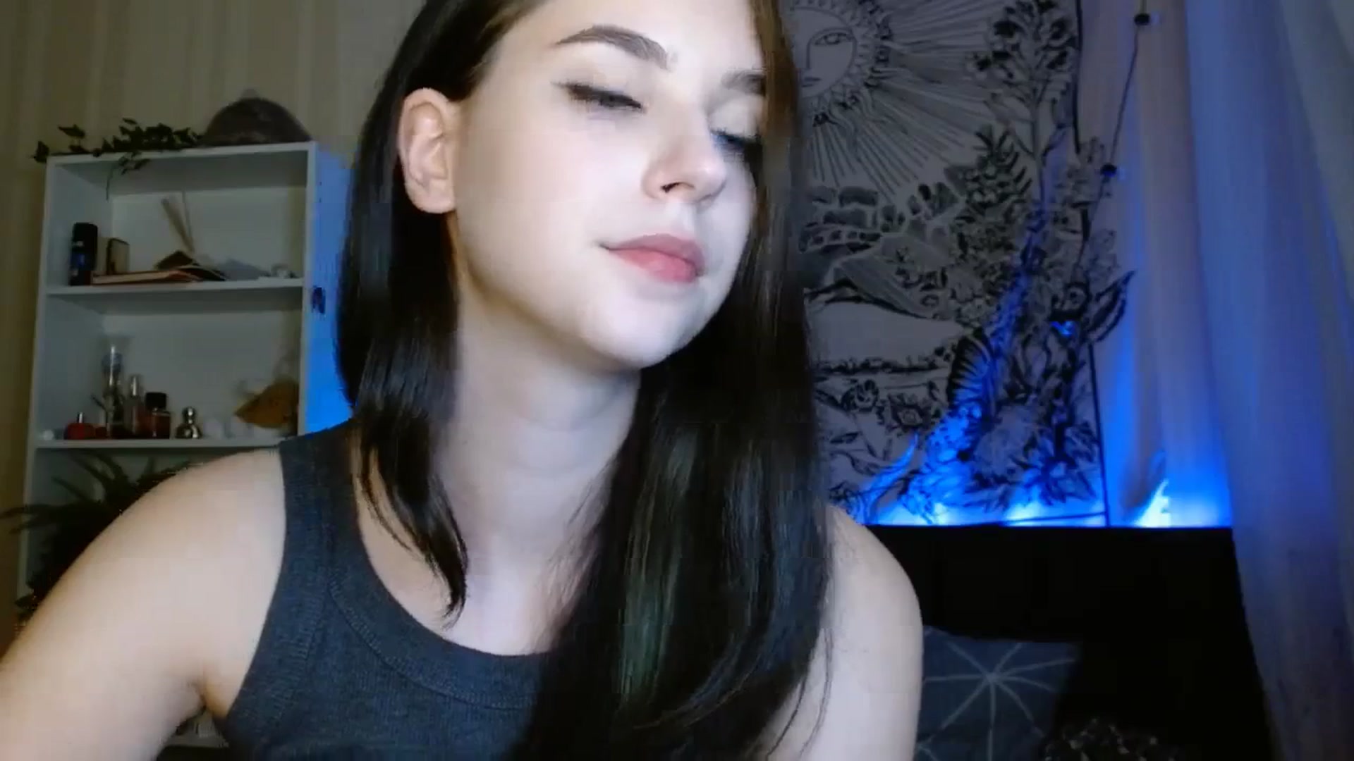 Gallery image thumbnail from ElsieF_'s myfreecams stream on, 10/16/2023, 19:33 image 2 of 20