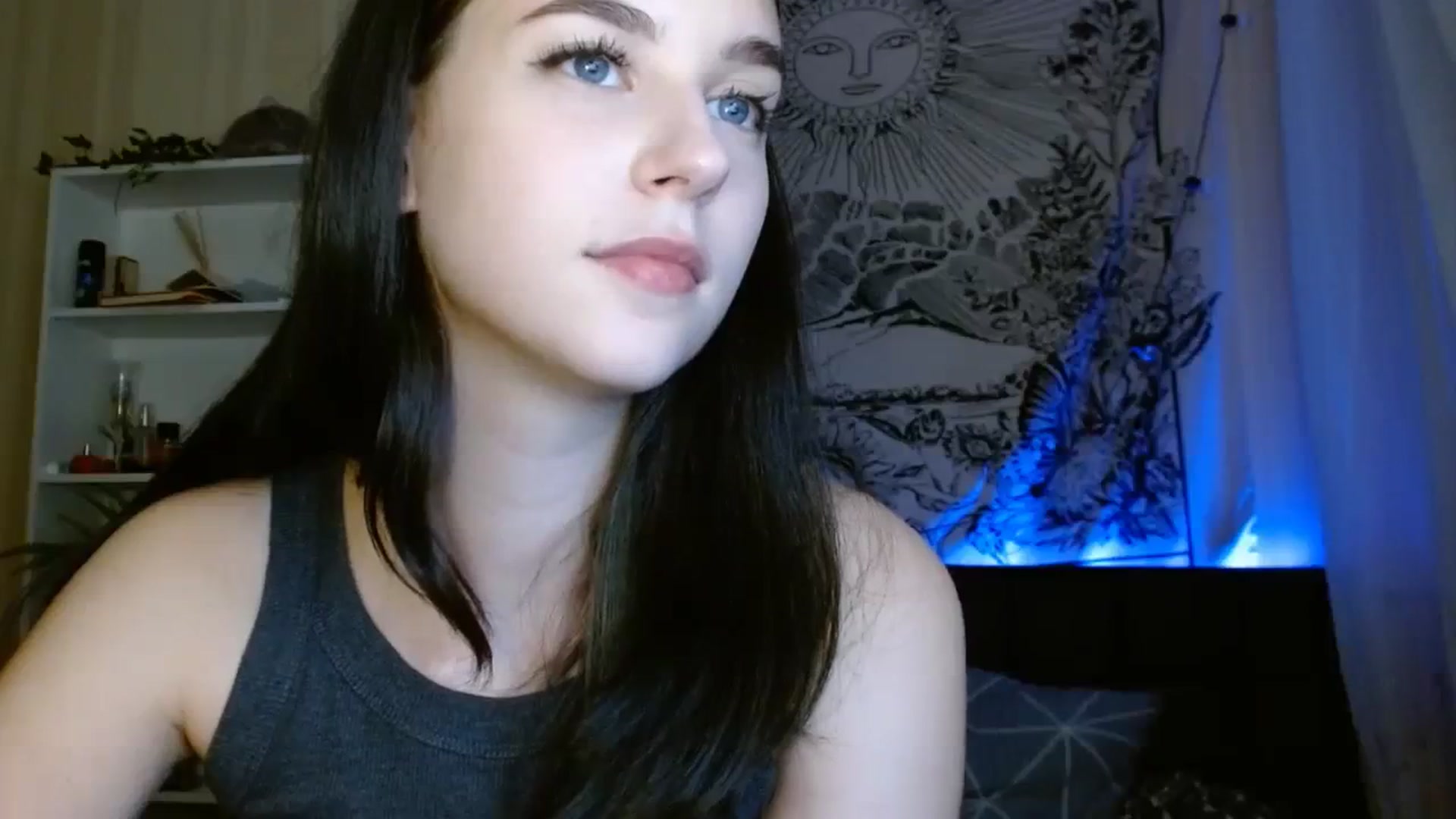 Gallery image thumbnail from ElsieF_'s myfreecams stream on, 10/16/2023, 19:33 image 8 of 20