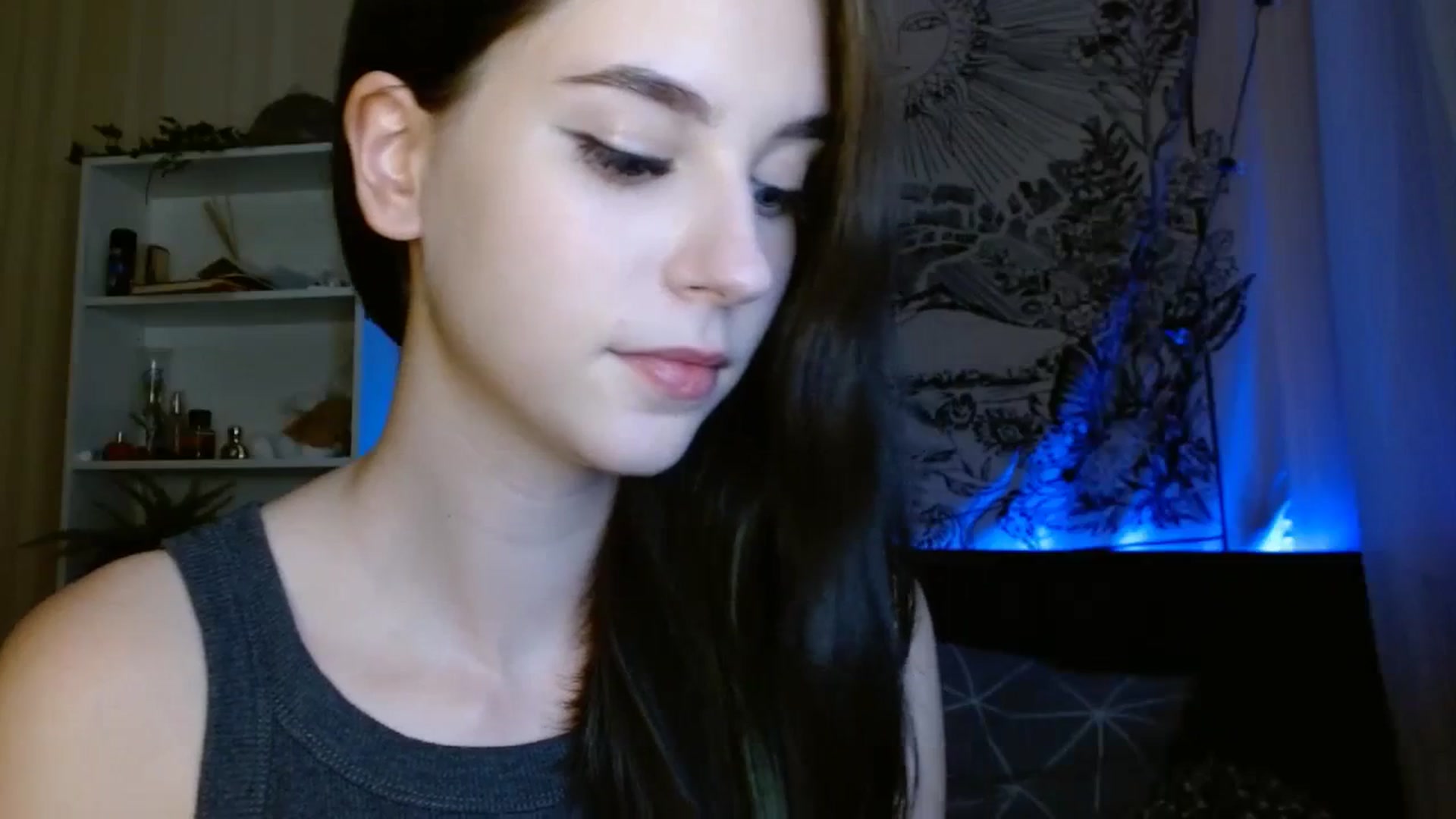 Gallery image thumbnail from ElsieF_'s myfreecams stream on, 10/16/2023, 19:33 image 15 of 20