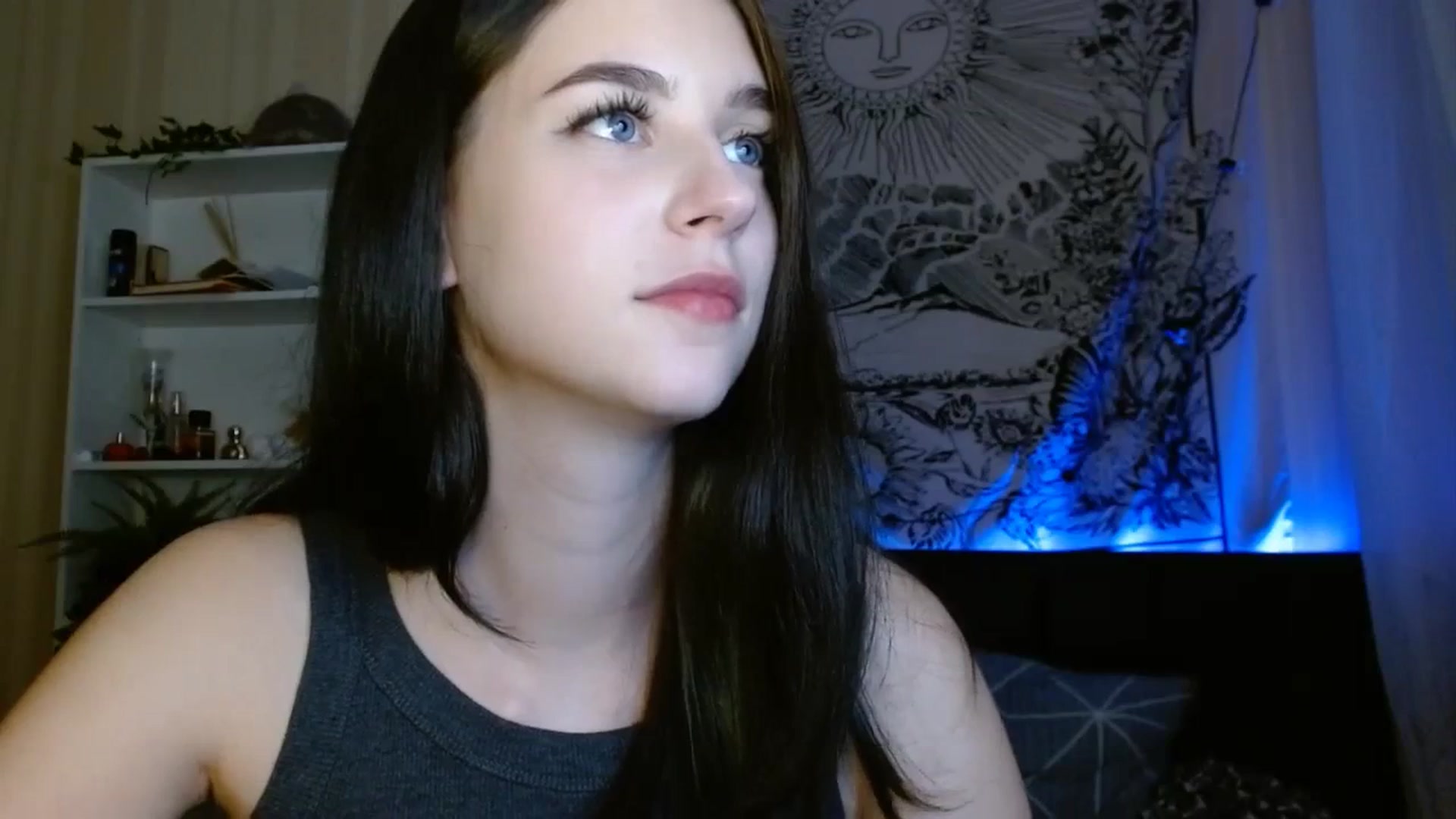 Gallery image thumbnail from ElsieF_'s myfreecams stream on, 10/16/2023, 19:33 image 12 of 20