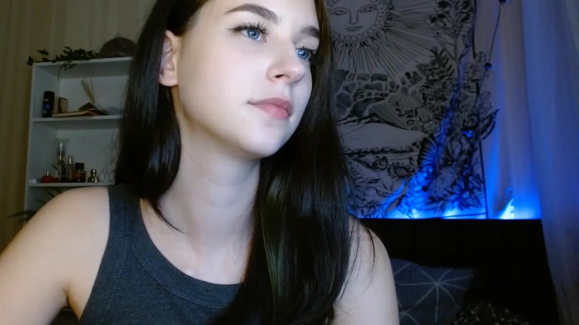 Gallery image thumbnail from ElsieF_'s myfreecams stream on, 10/16/2023, 19:33 image 11 of 20