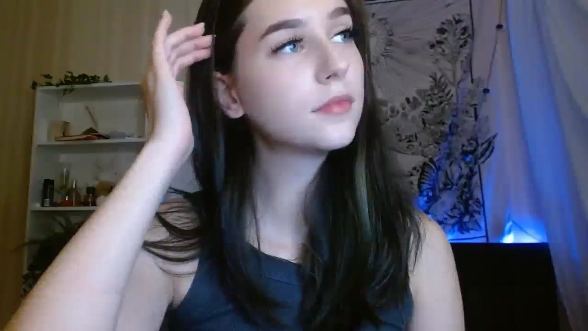 Gallery image thumbnail from ElsieF_'s myfreecams stream on, 10/22/2023, 16:50 image 19 of 20