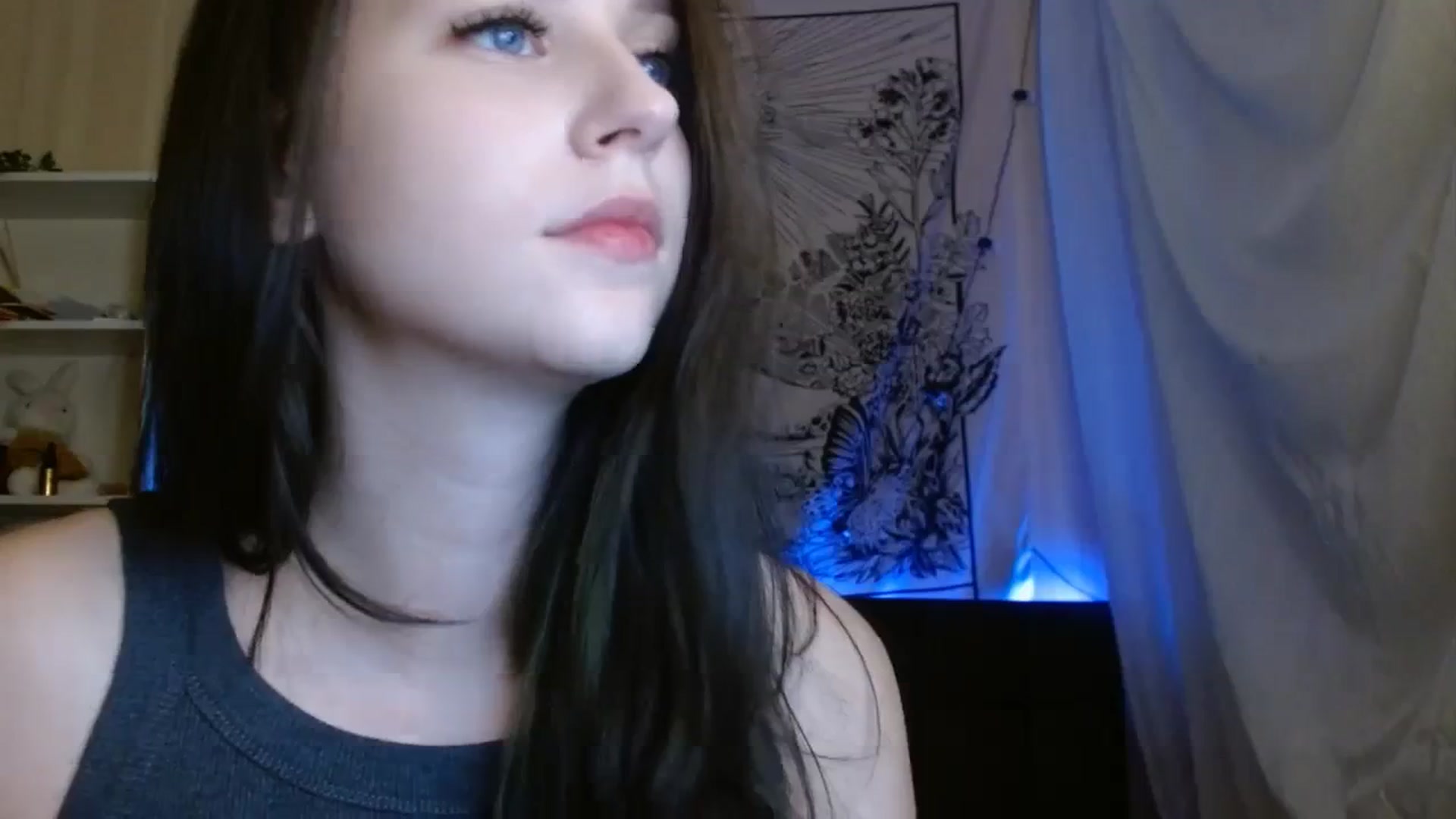 Gallery image thumbnail from ElsieF_'s myfreecams stream on, 10/22/2023, 16:50 image 7 of 20
