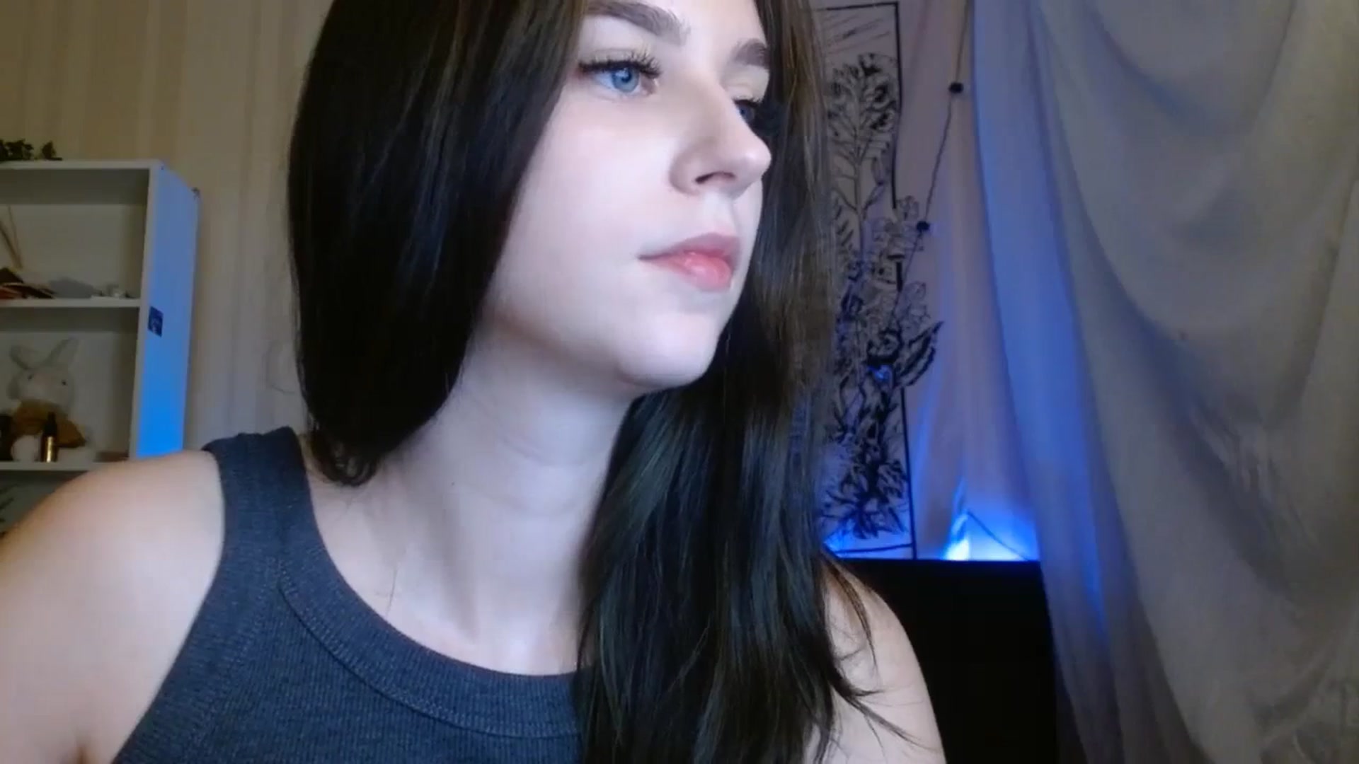 Gallery image thumbnail from ElsieF_'s myfreecams stream on, 10/22/2023, 16:50 image 4 of 20