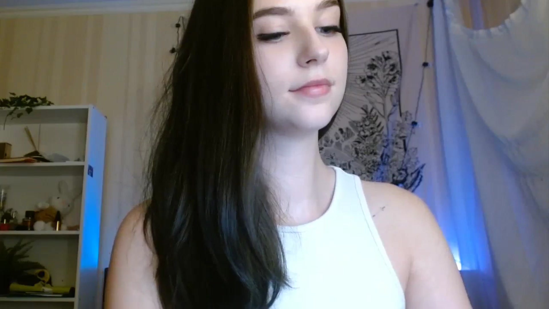 Gallery image thumbnail from ElsieF_'s myfreecams stream on, 10/23/2023, 15:19 image 13 of 20