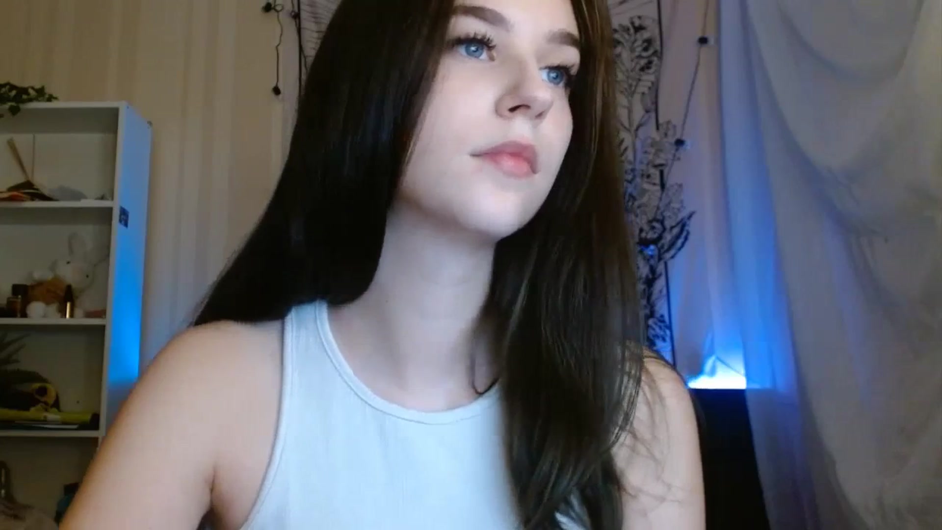 Gallery image thumbnail from ElsieF_'s myfreecams stream on, 10/23/2023, 15:19 image 19 of 20