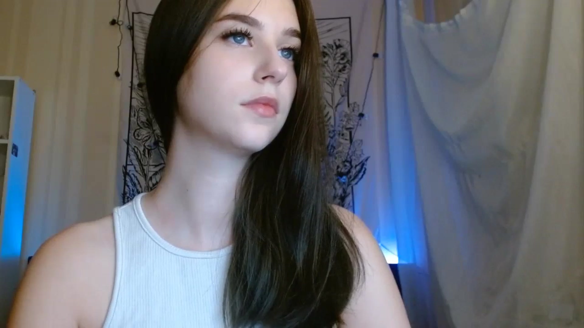 Gallery image thumbnail from ElsieF_'s myfreecams stream on, 10/23/2023, 15:19 image 5 of 20