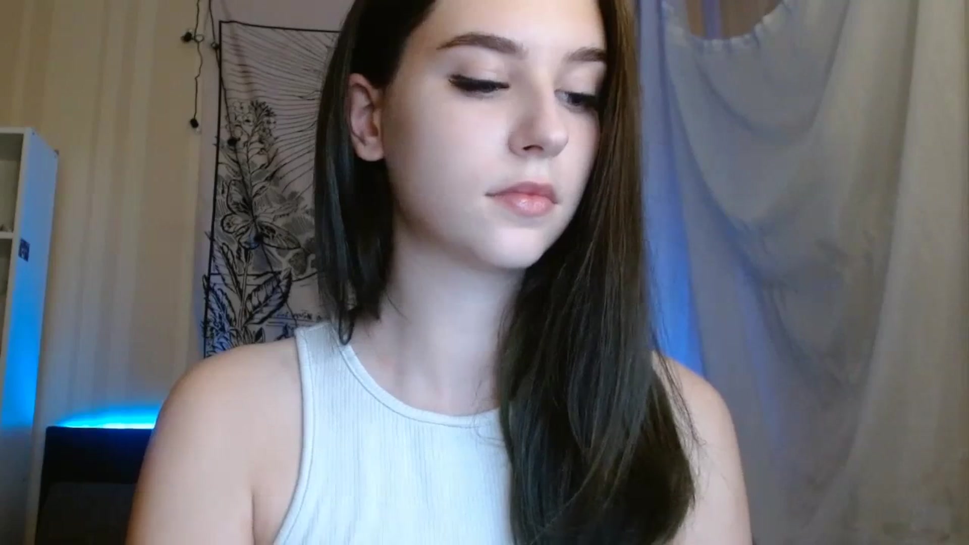Gallery image thumbnail from ElsieF_'s myfreecams stream on, 10/23/2023, 15:19 image 9 of 20