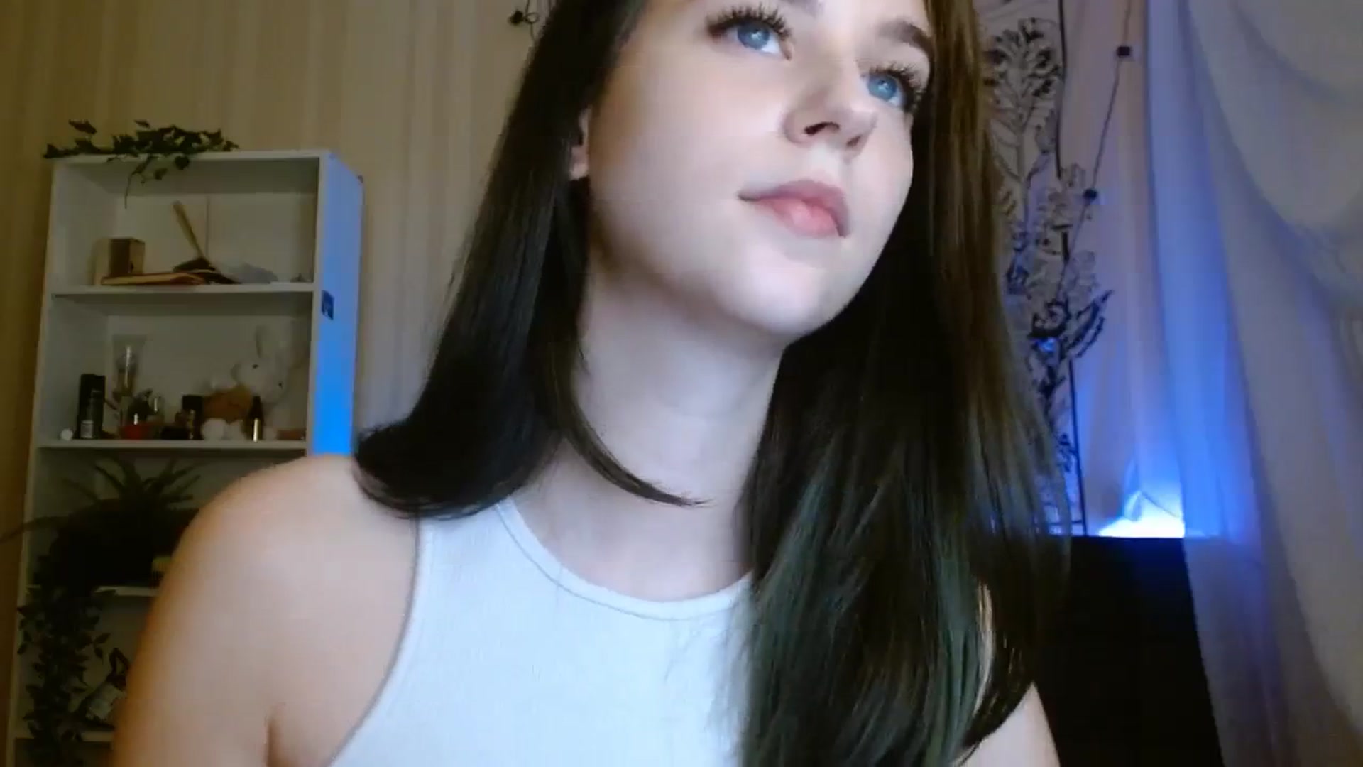 Gallery image thumbnail from ElsieF_'s myfreecams stream on, 10/23/2023, 16:26 image 18 of 20