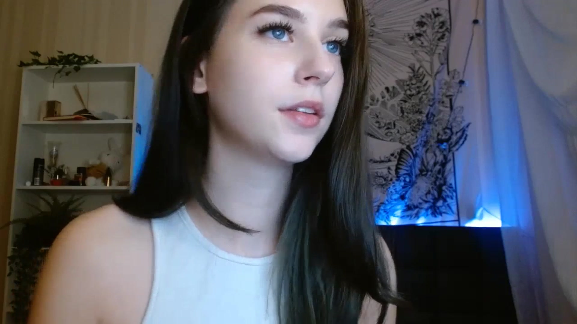 Gallery image thumbnail from ElsieF_'s myfreecams stream on, 10/23/2023, 16:26 image 17 of 20