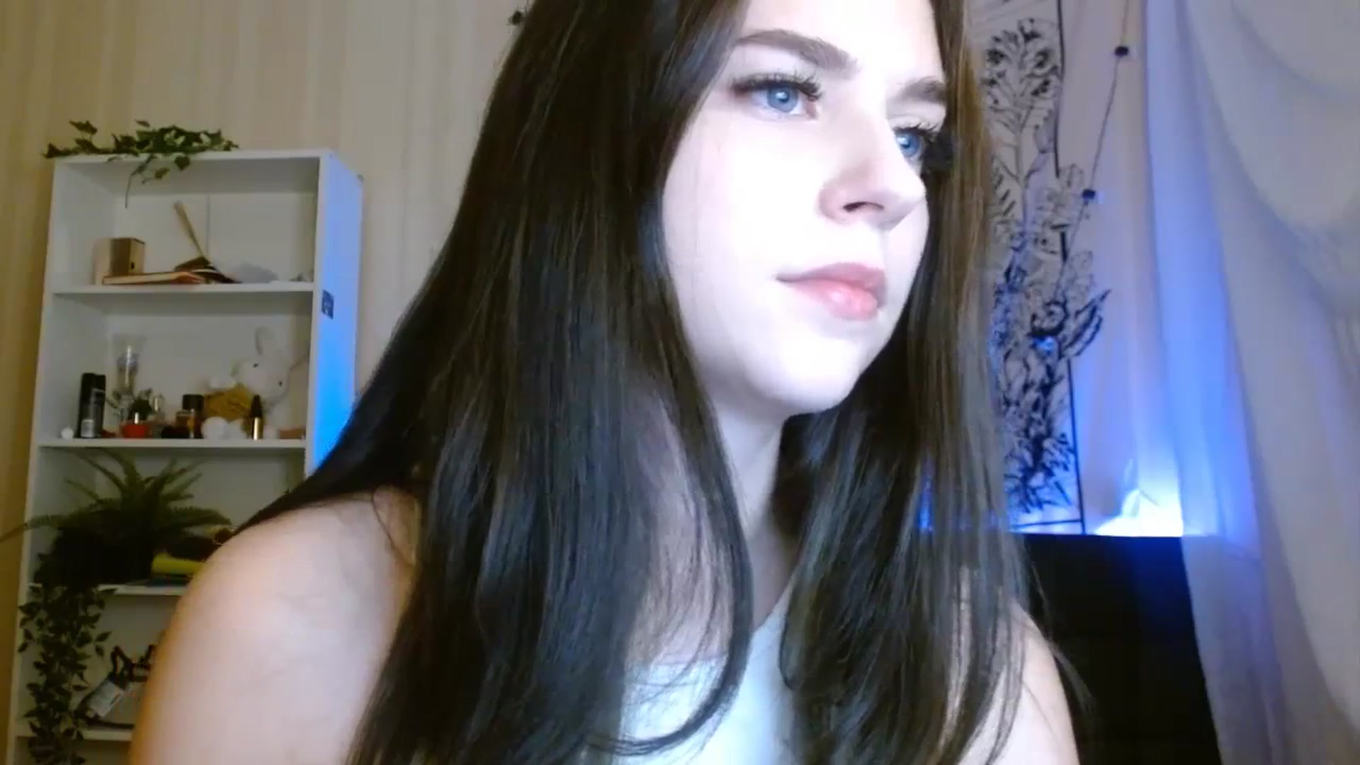Gallery image thumbnail from ElsieF_'s myfreecams stream on, 10/23/2023, 16:26 image 15 of 20