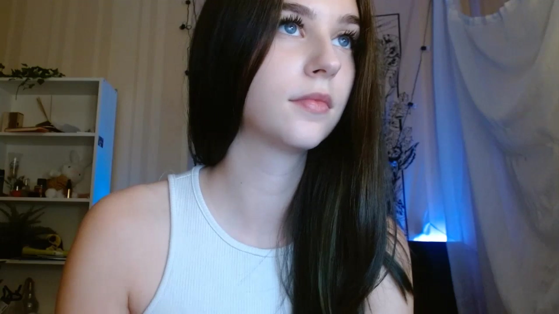 Gallery image thumbnail from ElsieF_'s myfreecams stream on, 10/23/2023, 16:26 image 8 of 20