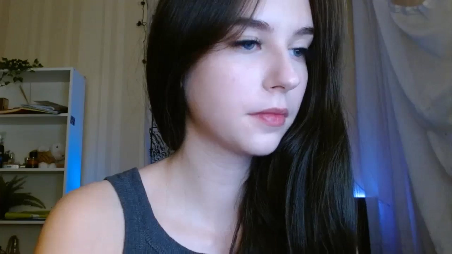 Gallery image thumbnail from ElsieF_'s myfreecams stream on, 10/29/2023, 16:55 image 18 of 20