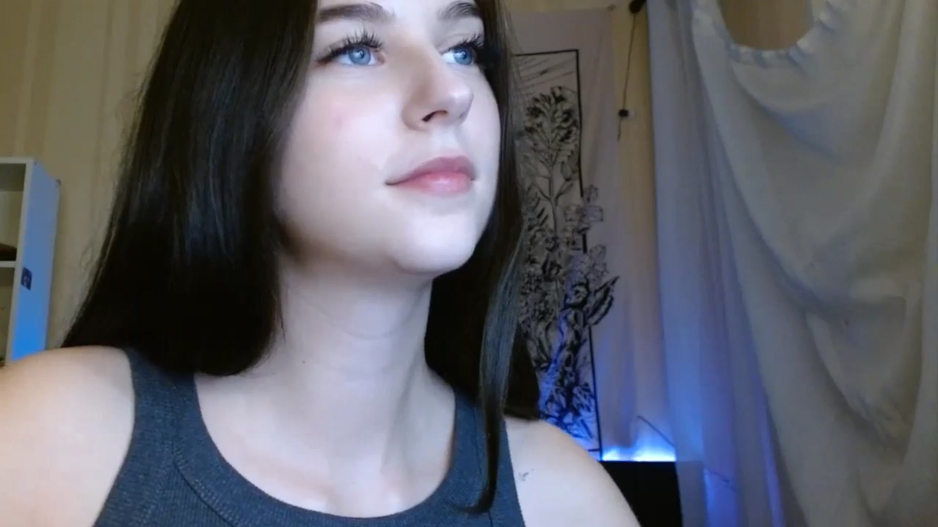 Gallery image thumbnail from ElsieF_'s myfreecams stream on, 10/29/2023, 16:55 image 6 of 20