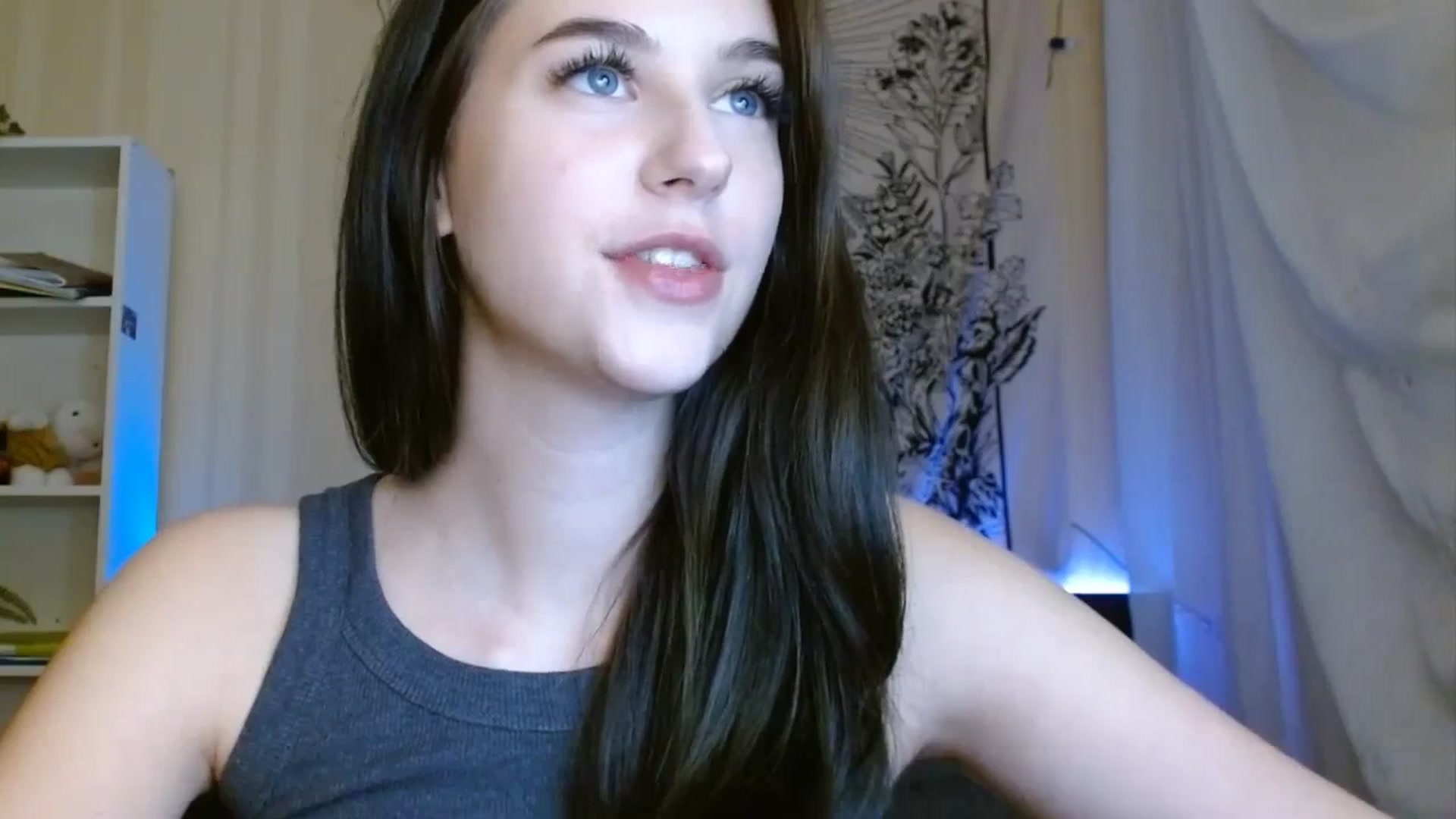 Gallery image thumbnail from ElsieF_'s myfreecams stream on, 10/29/2023, 16:55 image 4 of 20