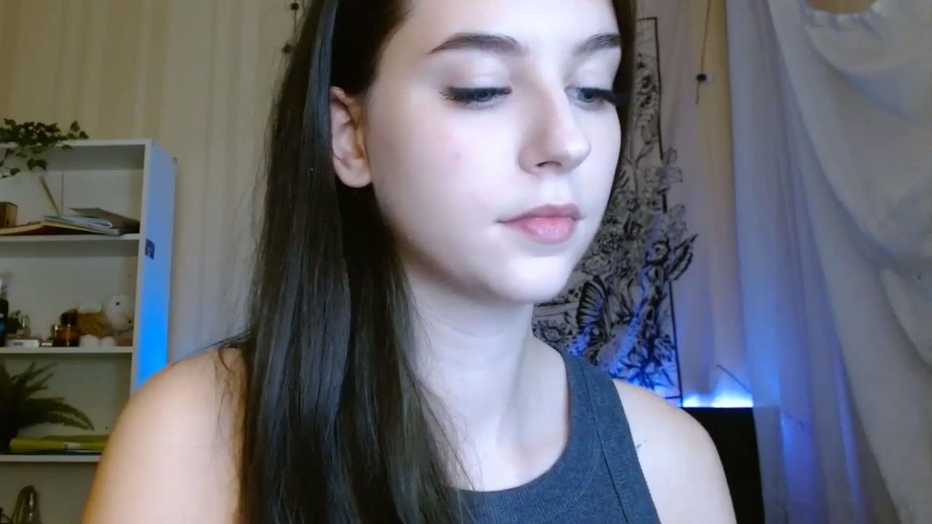 Gallery image thumbnail from ElsieF_'s myfreecams stream on, 10/29/2023, 16:55 image 14 of 20
