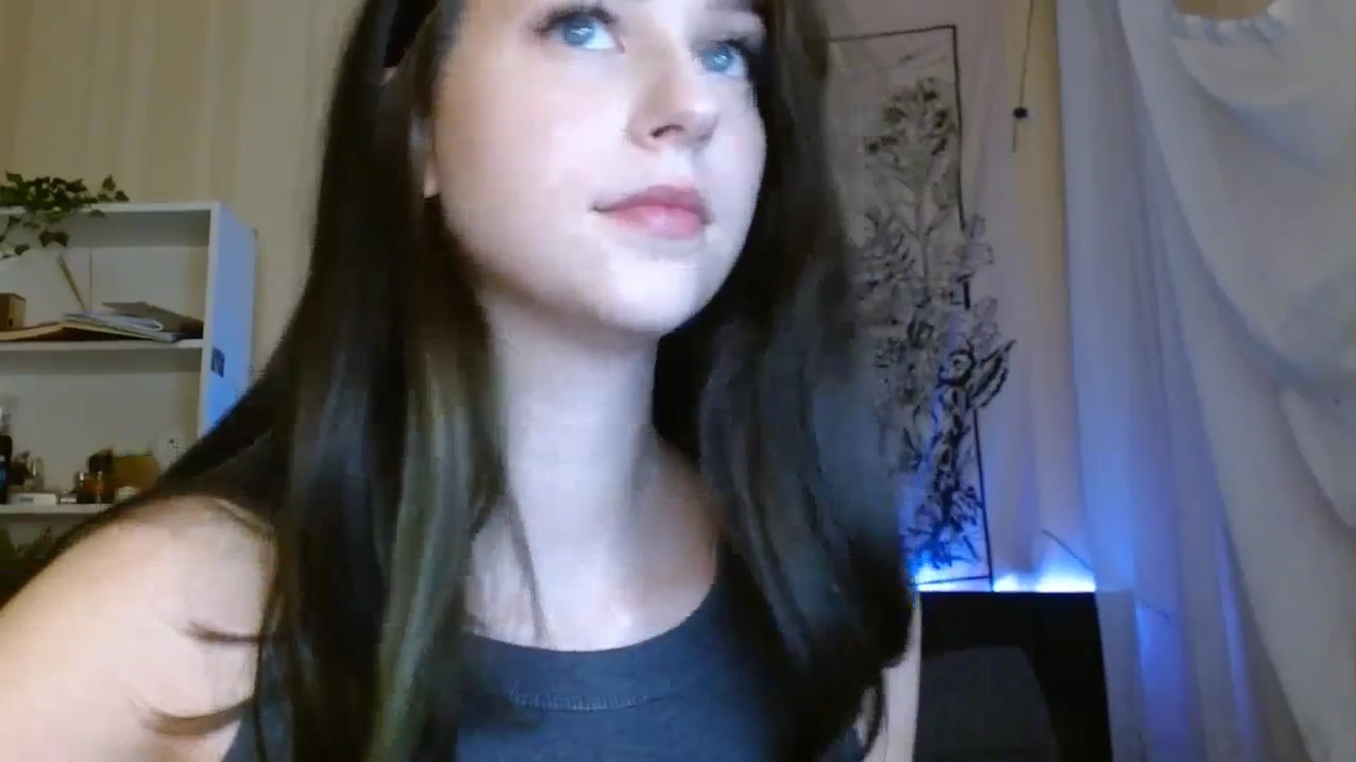 Gallery image thumbnail from ElsieF_'s myfreecams stream on, 10/29/2023, 16:55 image 19 of 20