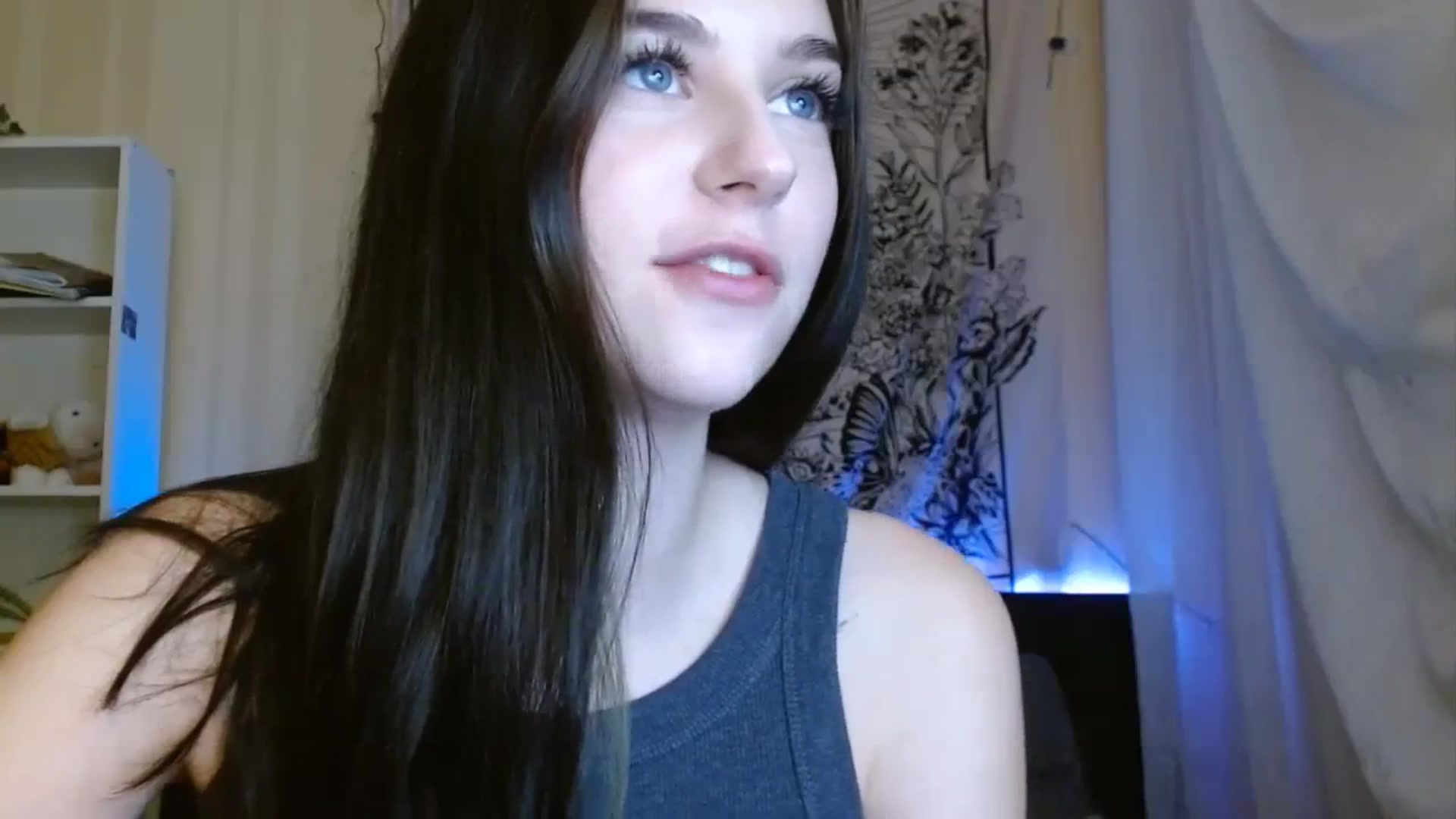 Gallery image thumbnail from ElsieF_'s myfreecams stream on, 10/29/2023, 16:55 image 5 of 20